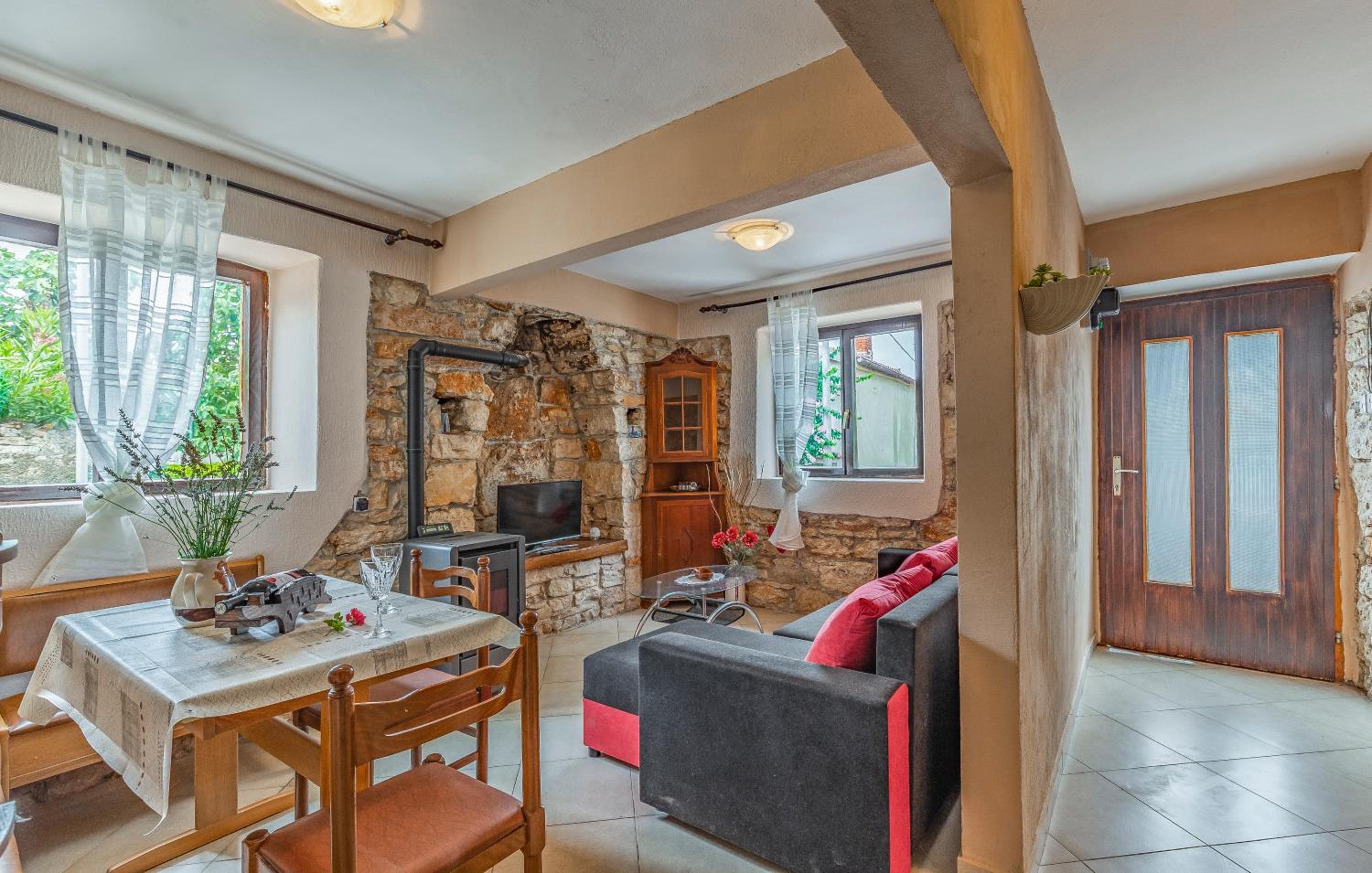 Stone house Histria photo 3