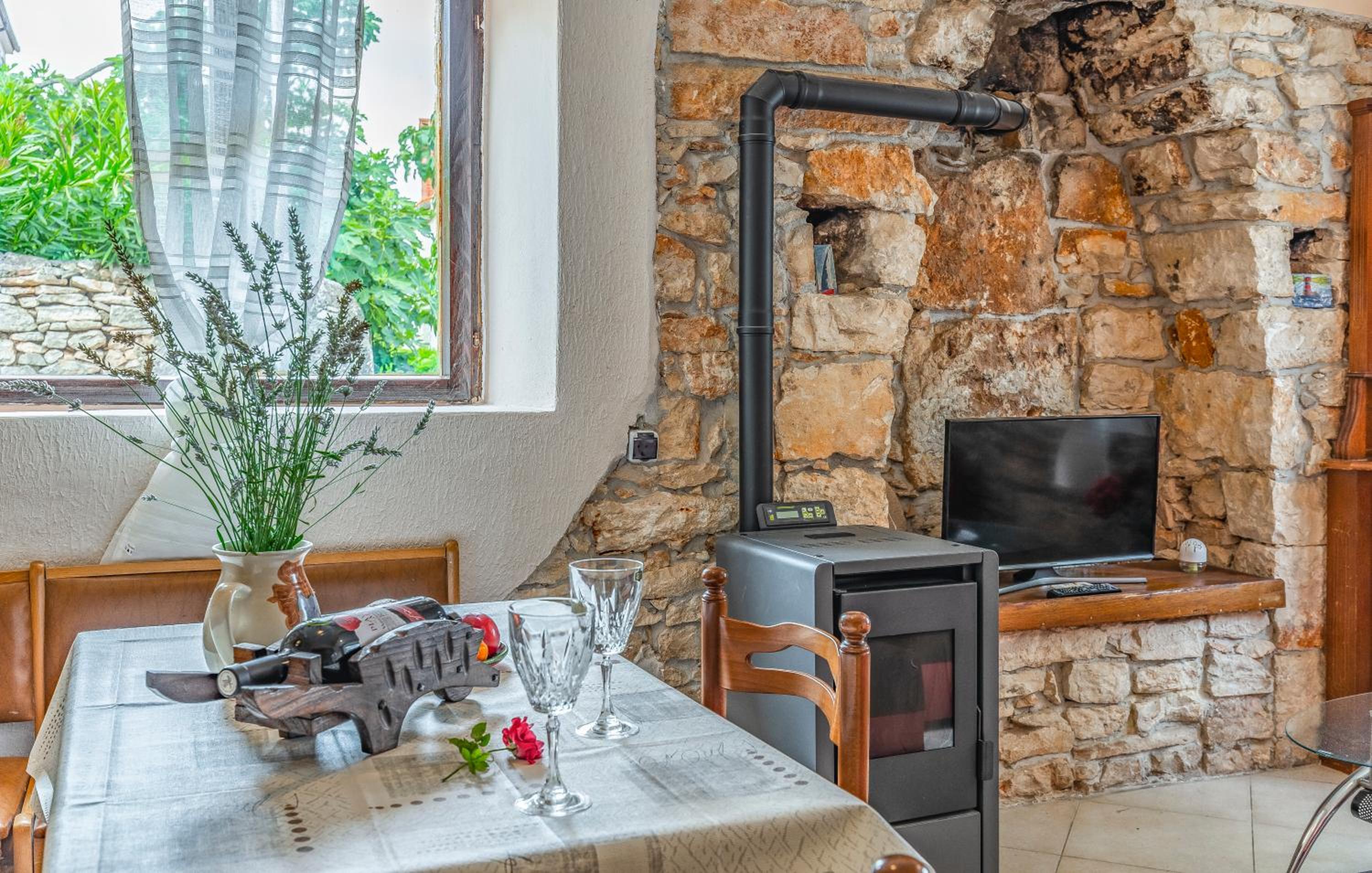 Stone house Histria photo 2