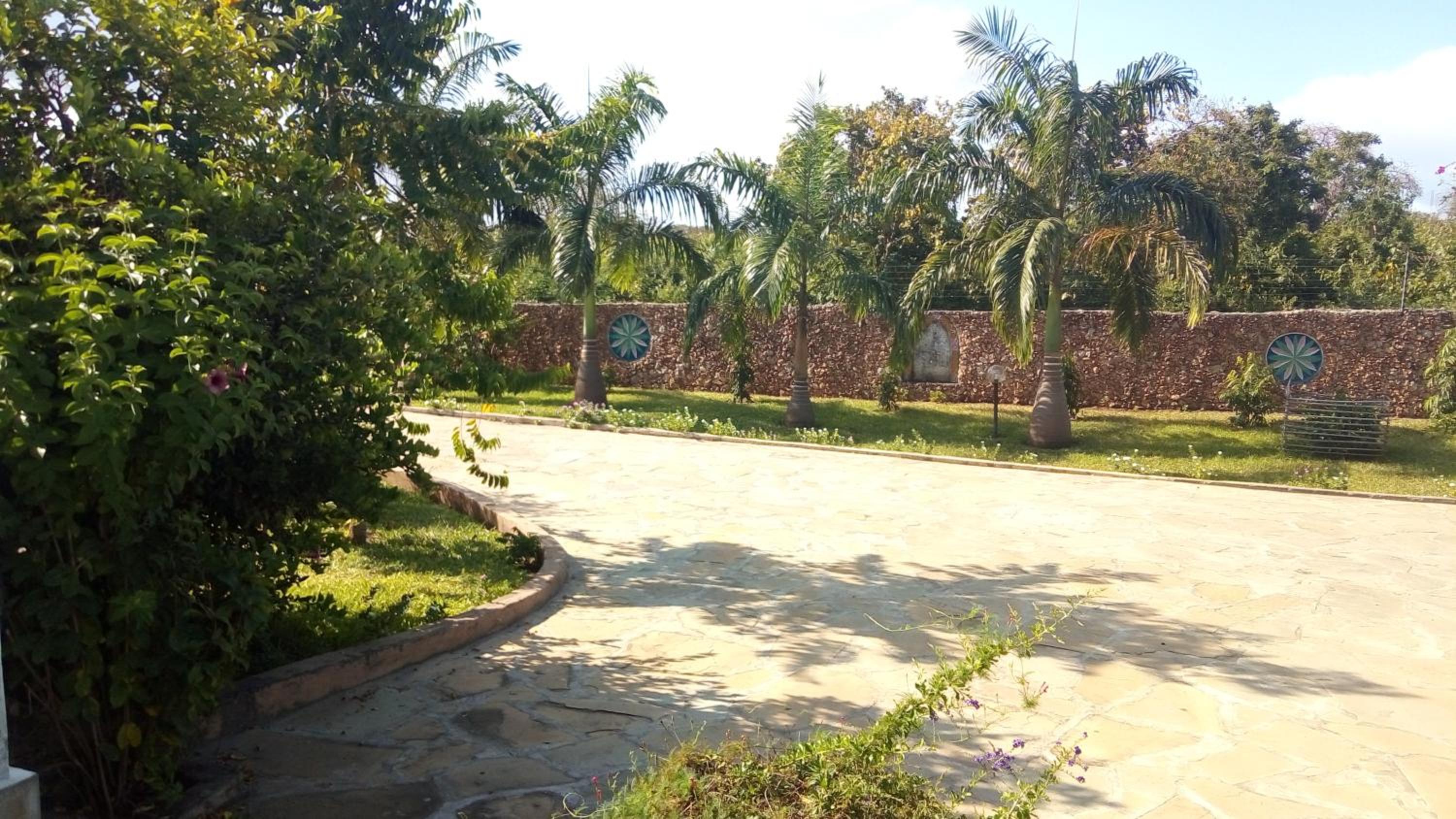 Queens Chateau Boutique Villa