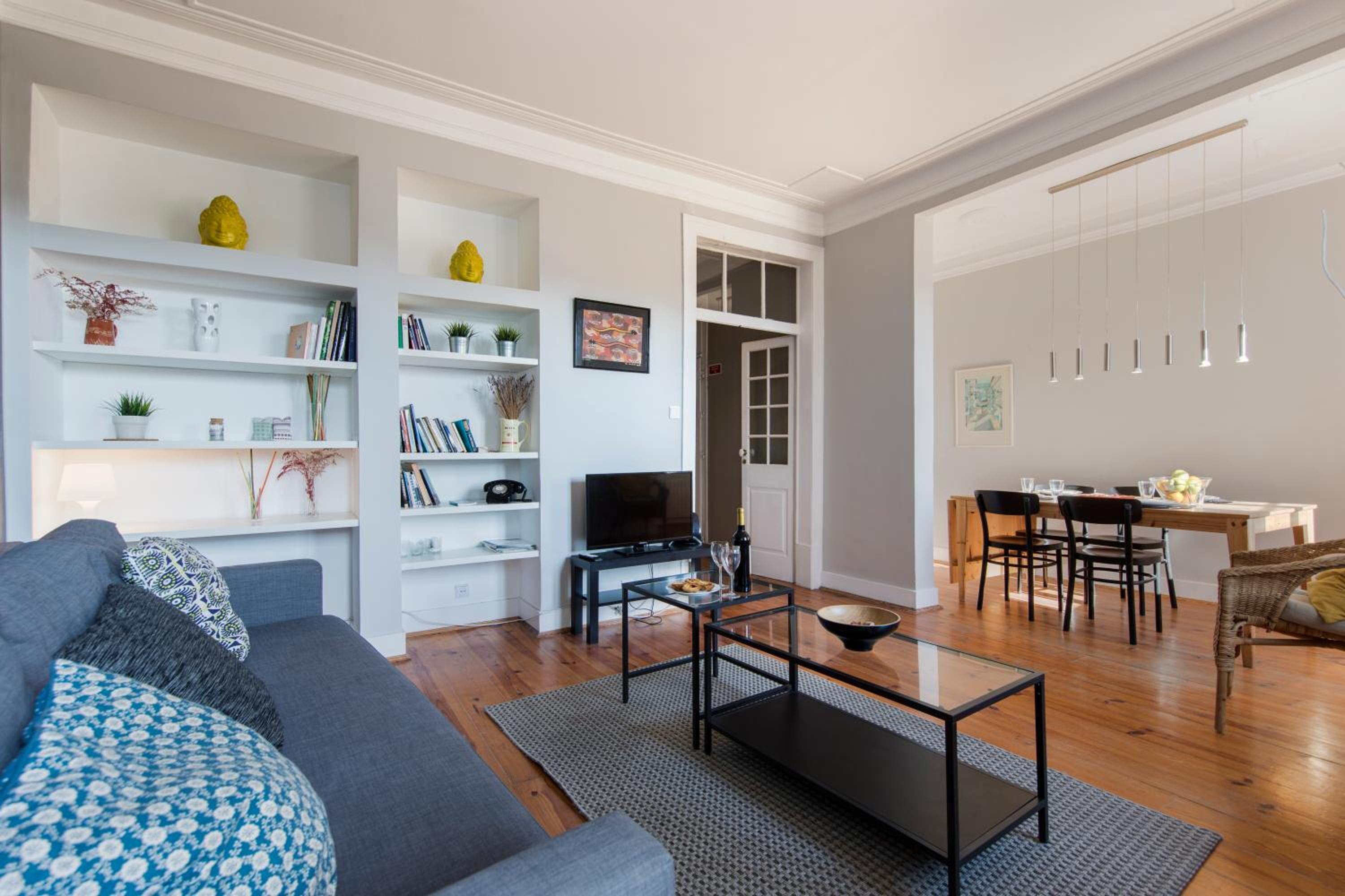 Trendy & Lightfull Apartment view 3