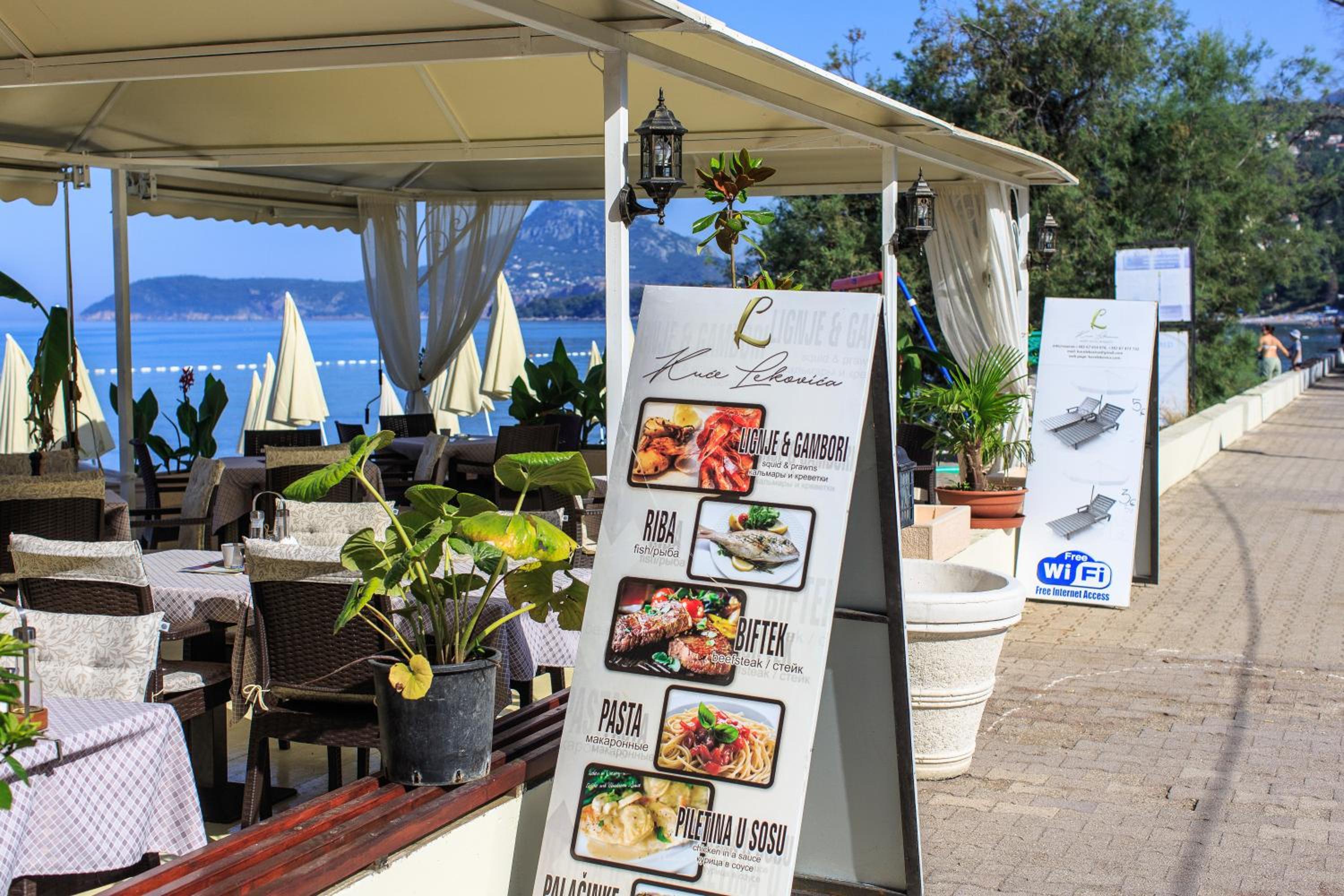 Apartments Kuce Lekovica Beach & snack bar- Bistro