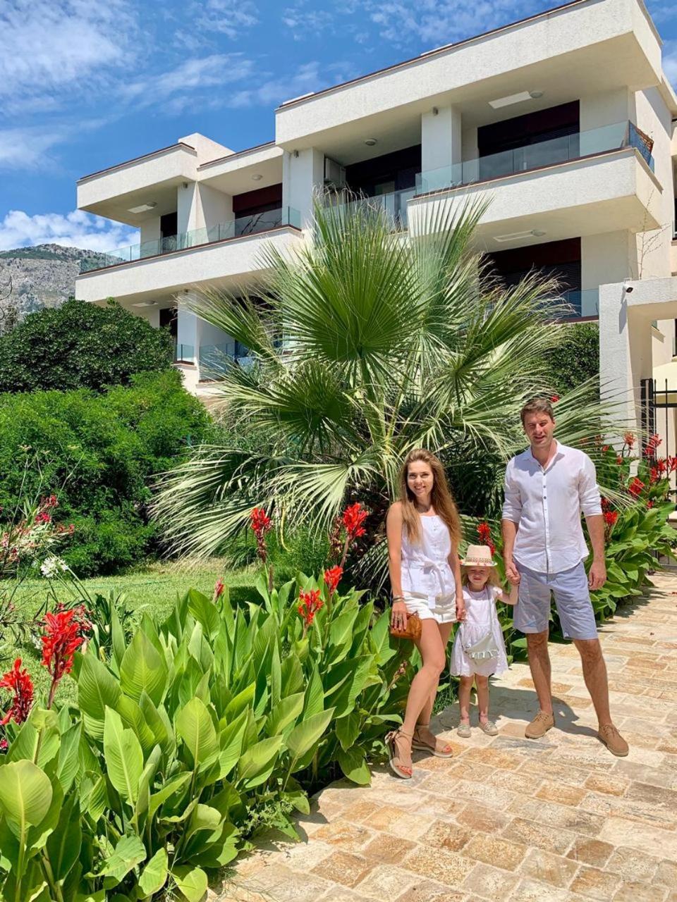 Apartments Kuce Lekovica Beach & snack bar- Bistro