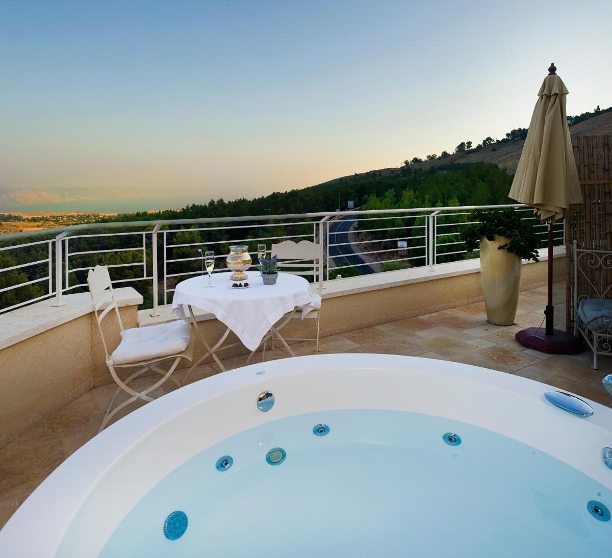 Jacuzzi