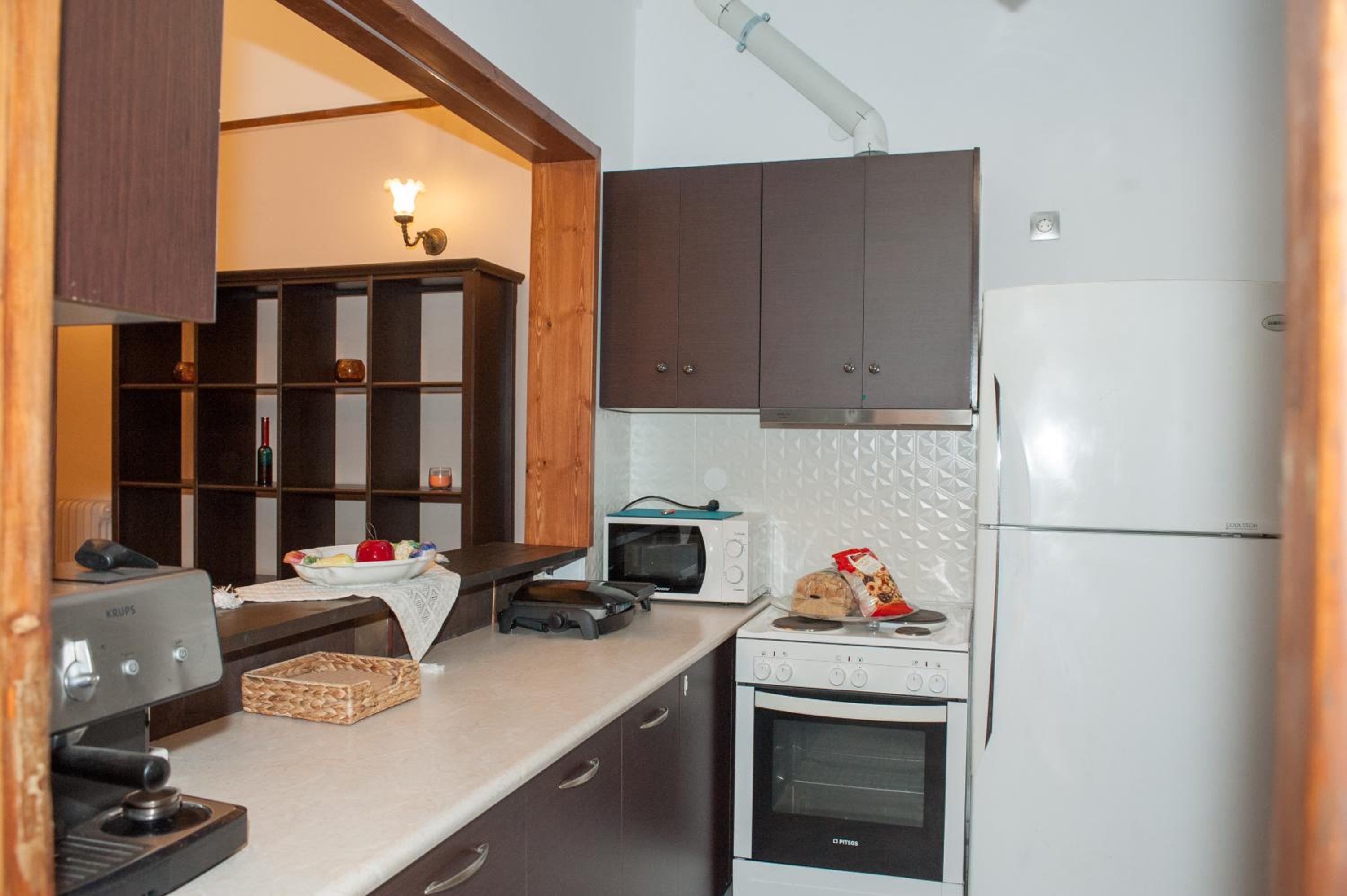 Platos's Academy Studio 100m² (4min METRO)