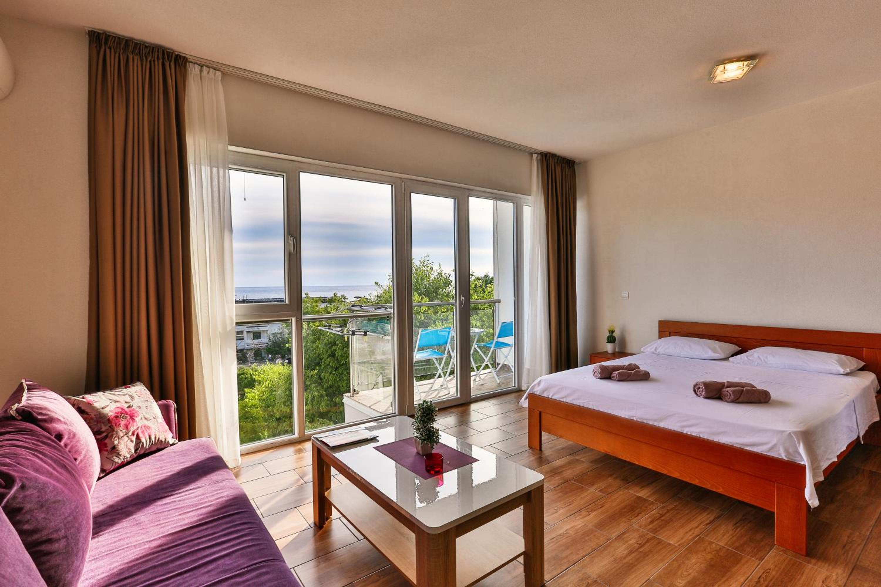 Photo 24