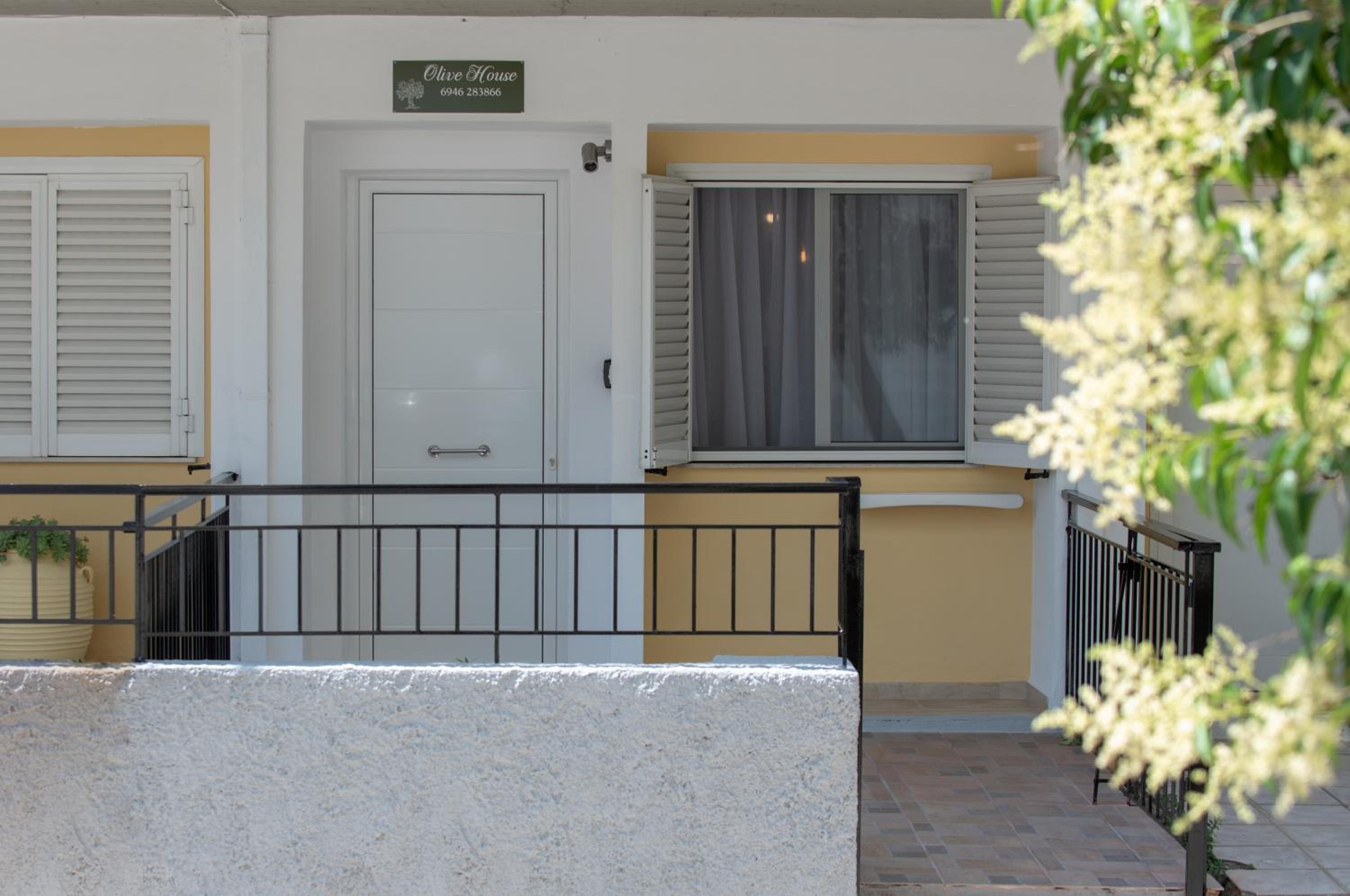 Olive House view 4