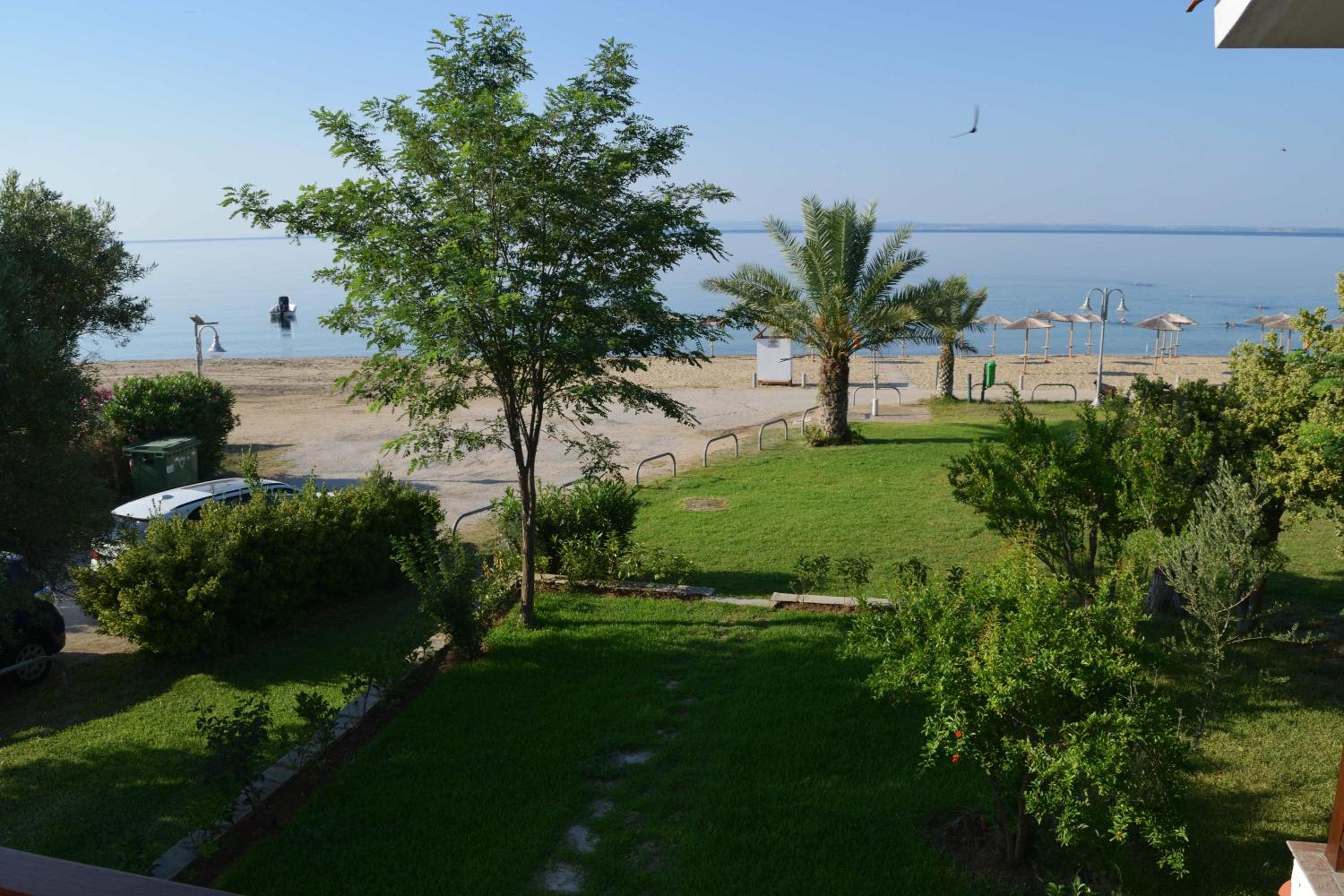 Mikiverna Houses By Miltiadis view 3