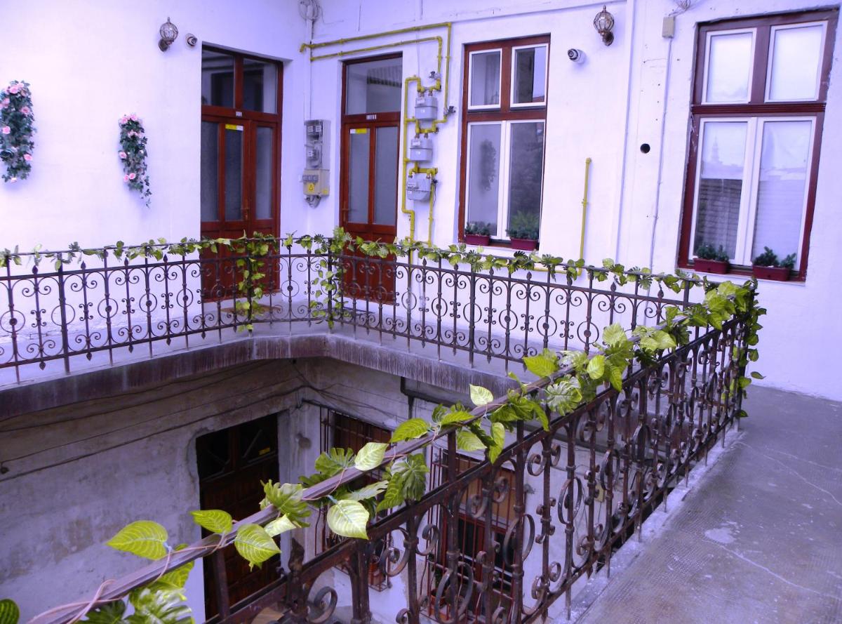 Photo 100