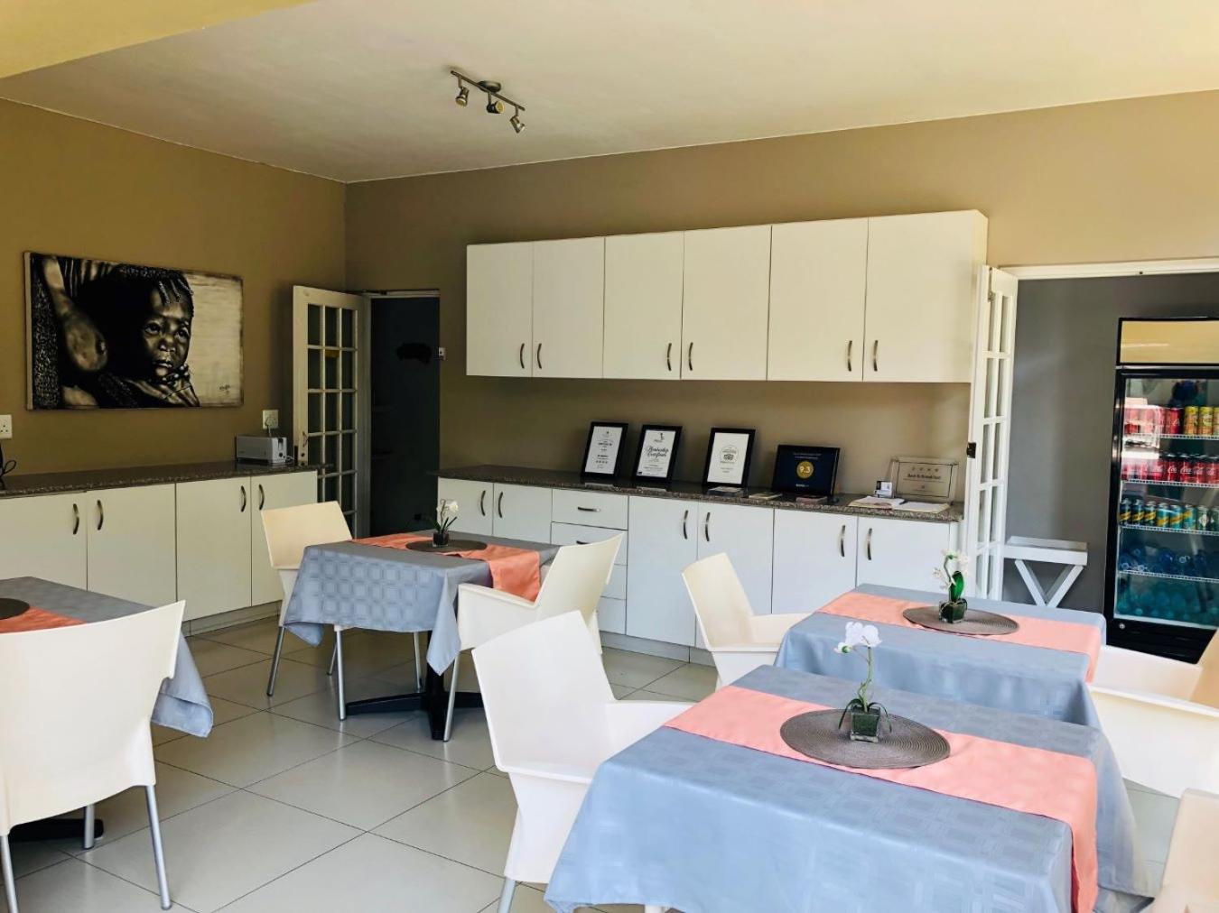 Caza Beach Guesthouse