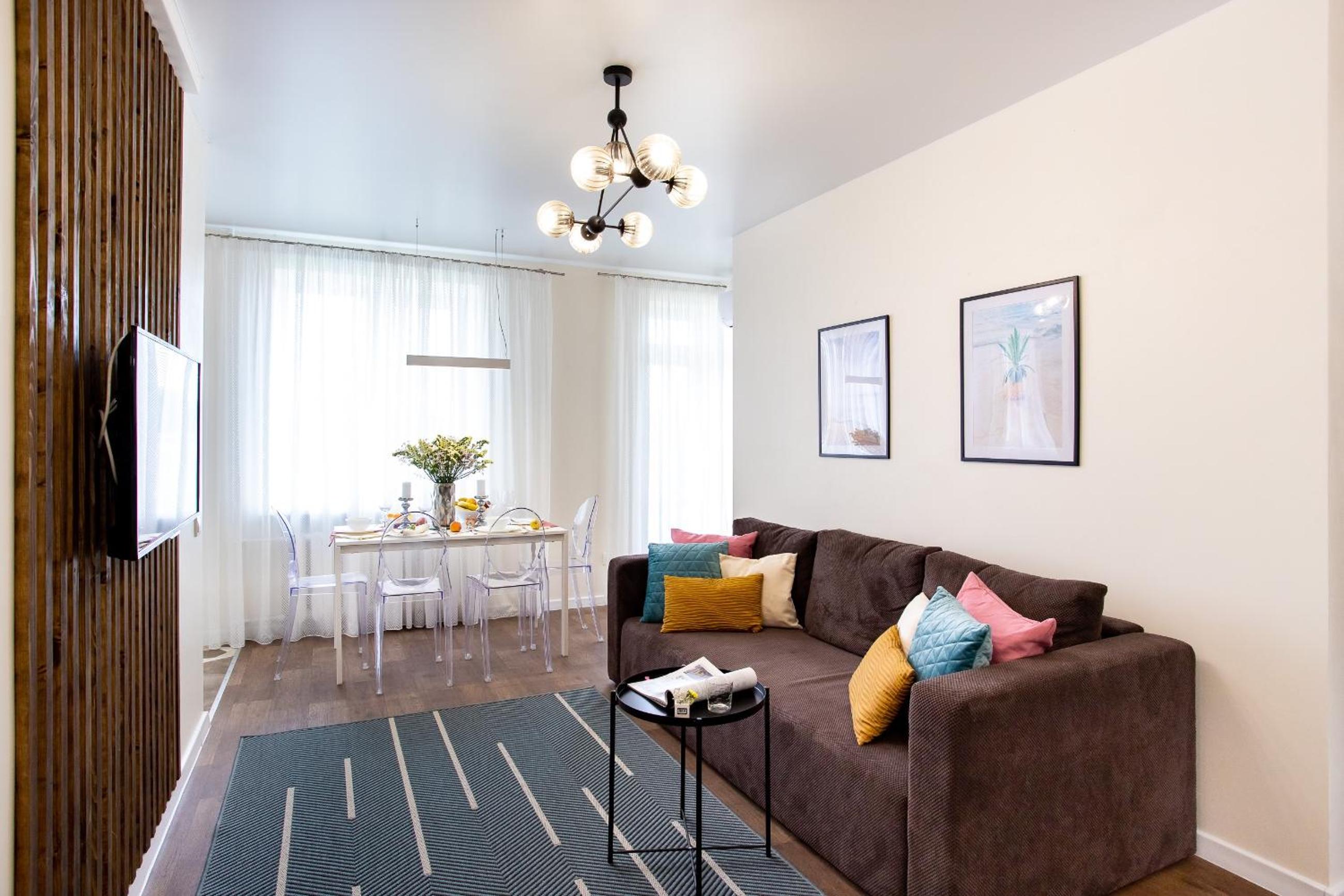 New 2 bedrooms apartment in the city center! view 3