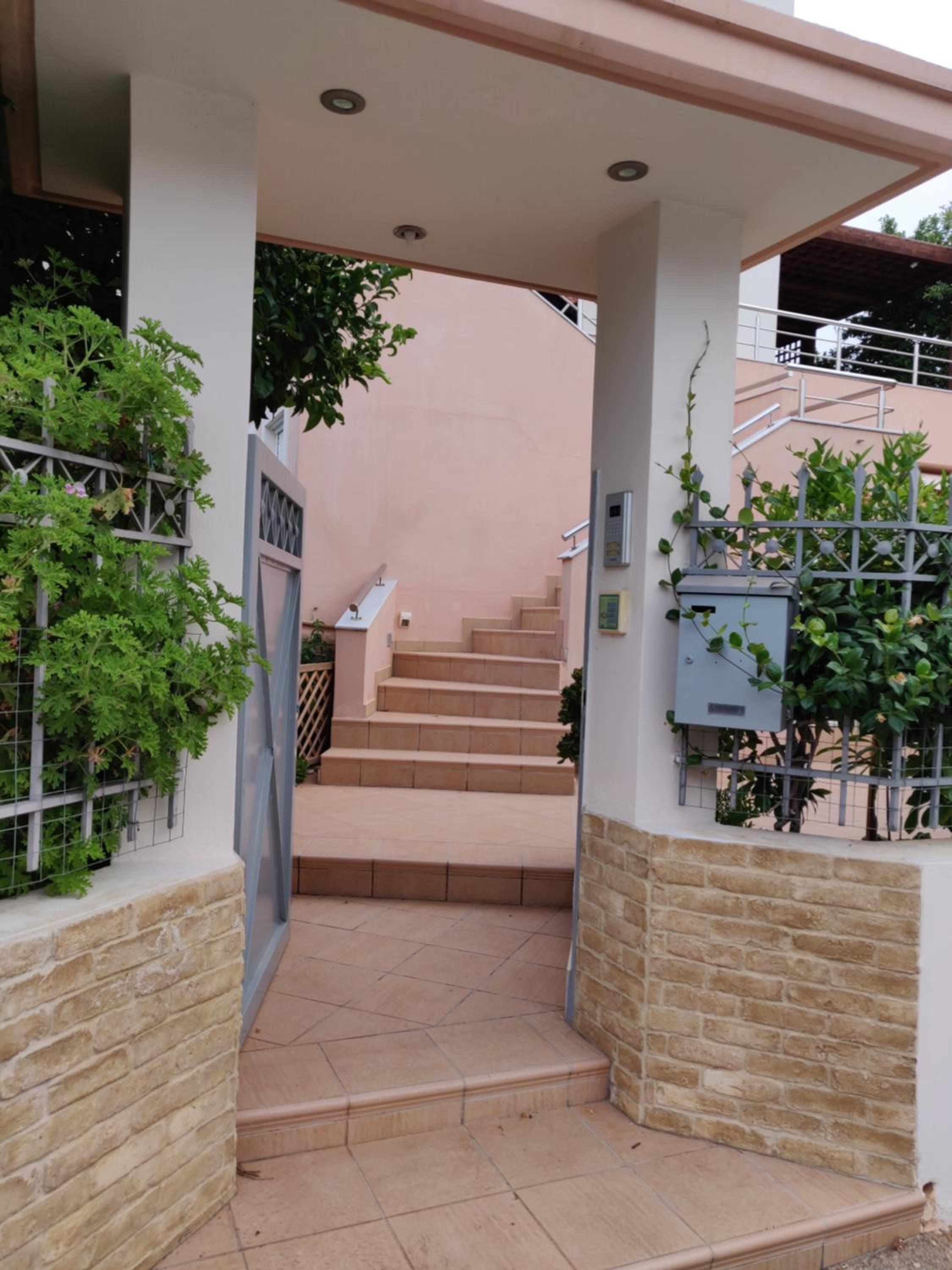 House,1000m from beach view 4