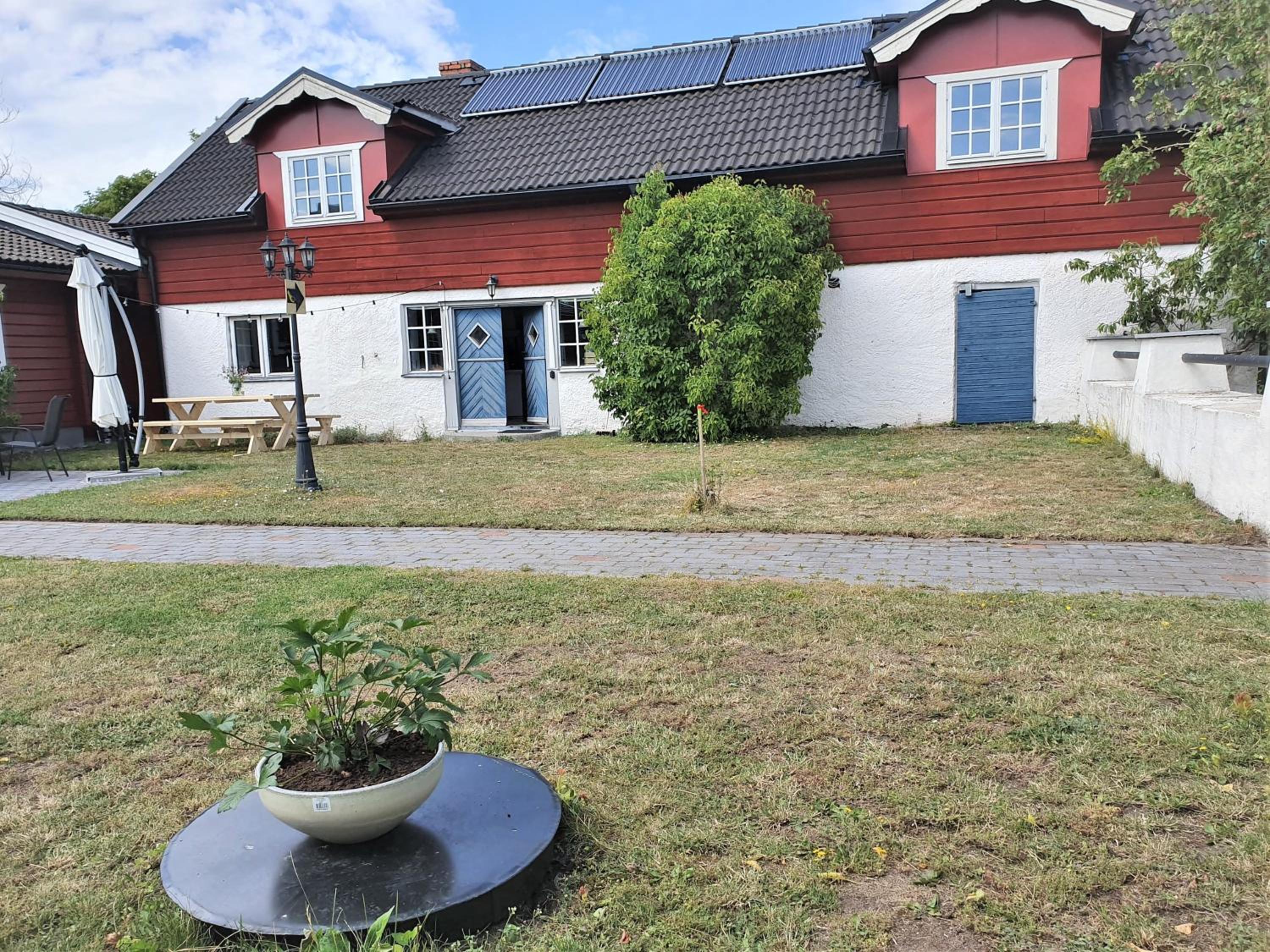 Guesthouse at Isola Gård on the middle of Öland view 2