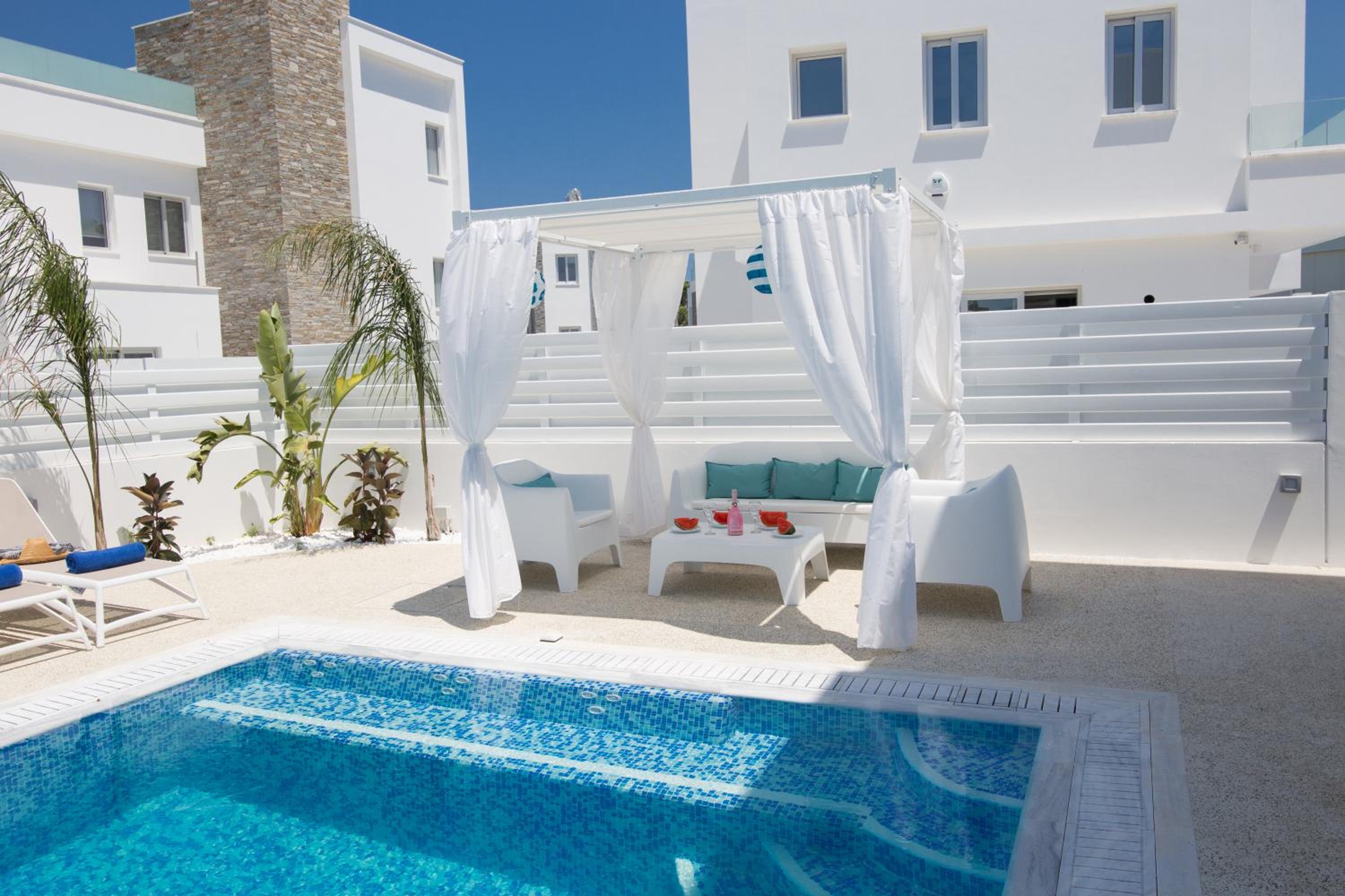 Fig Tree Bay Residences 1 Lantiana Villa view 3