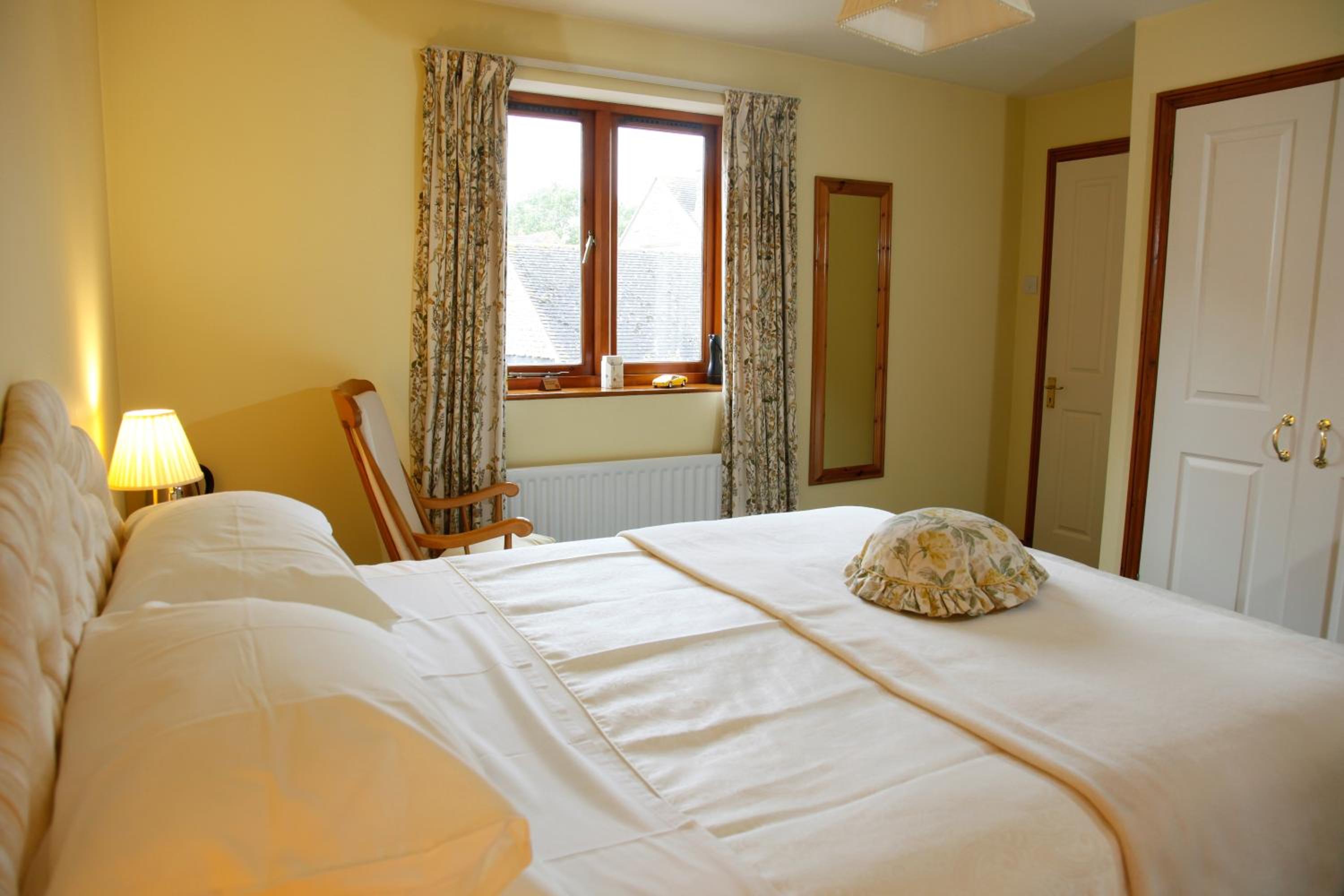 Two Hoots Bed and Breakfast view 5
