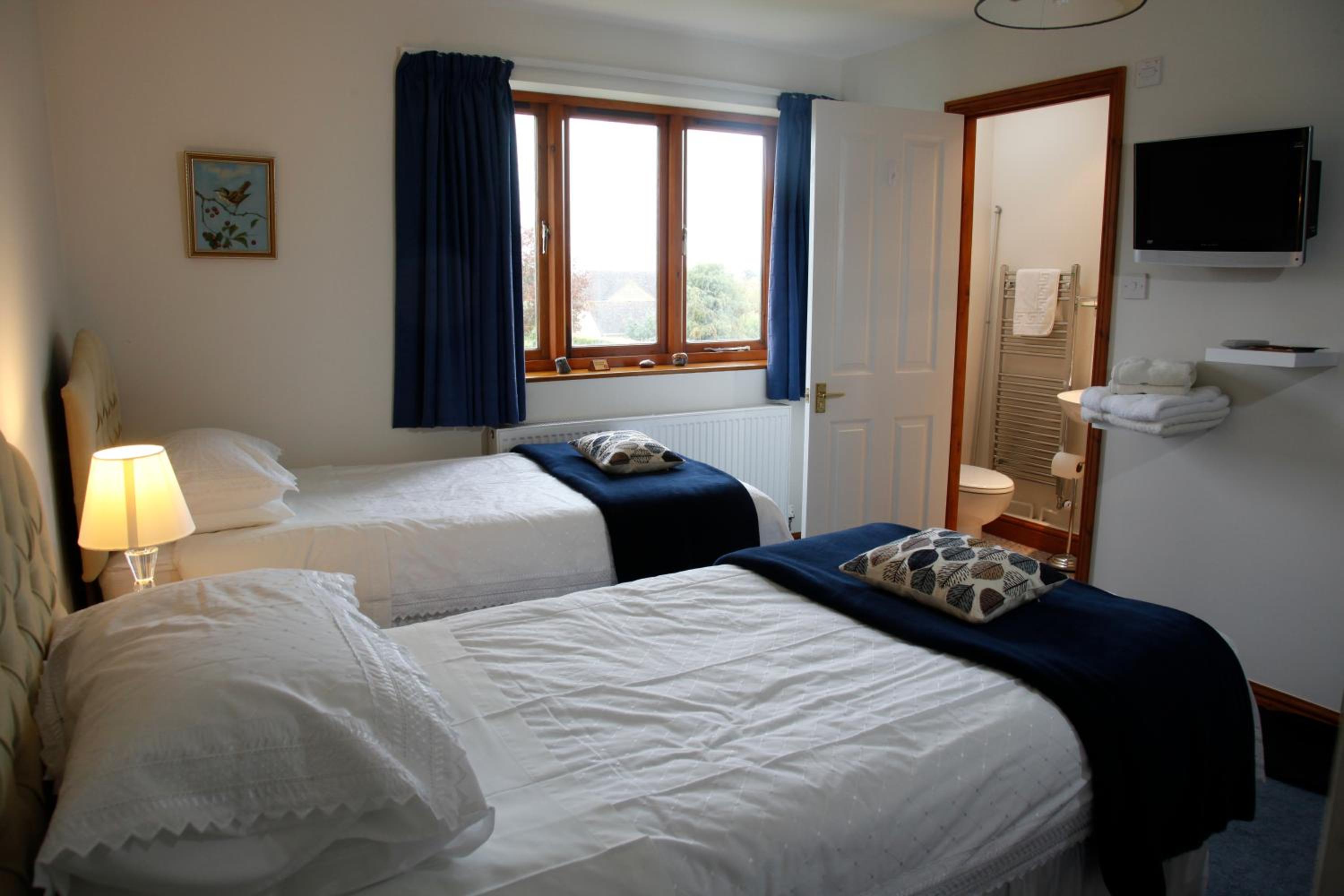 Two Hoots Bed and Breakfast view 4