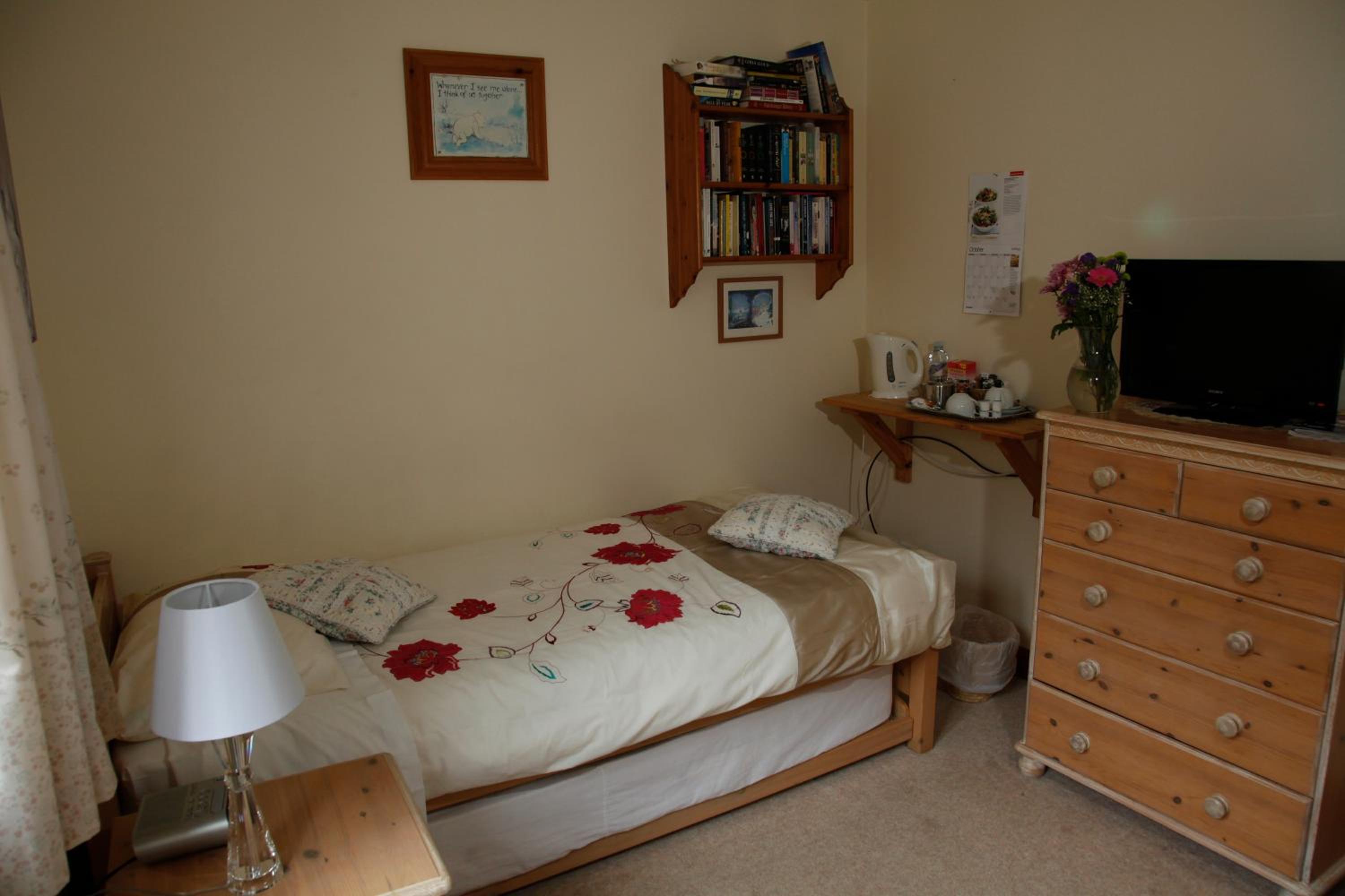 Two Hoots Bed and Breakfast view 3