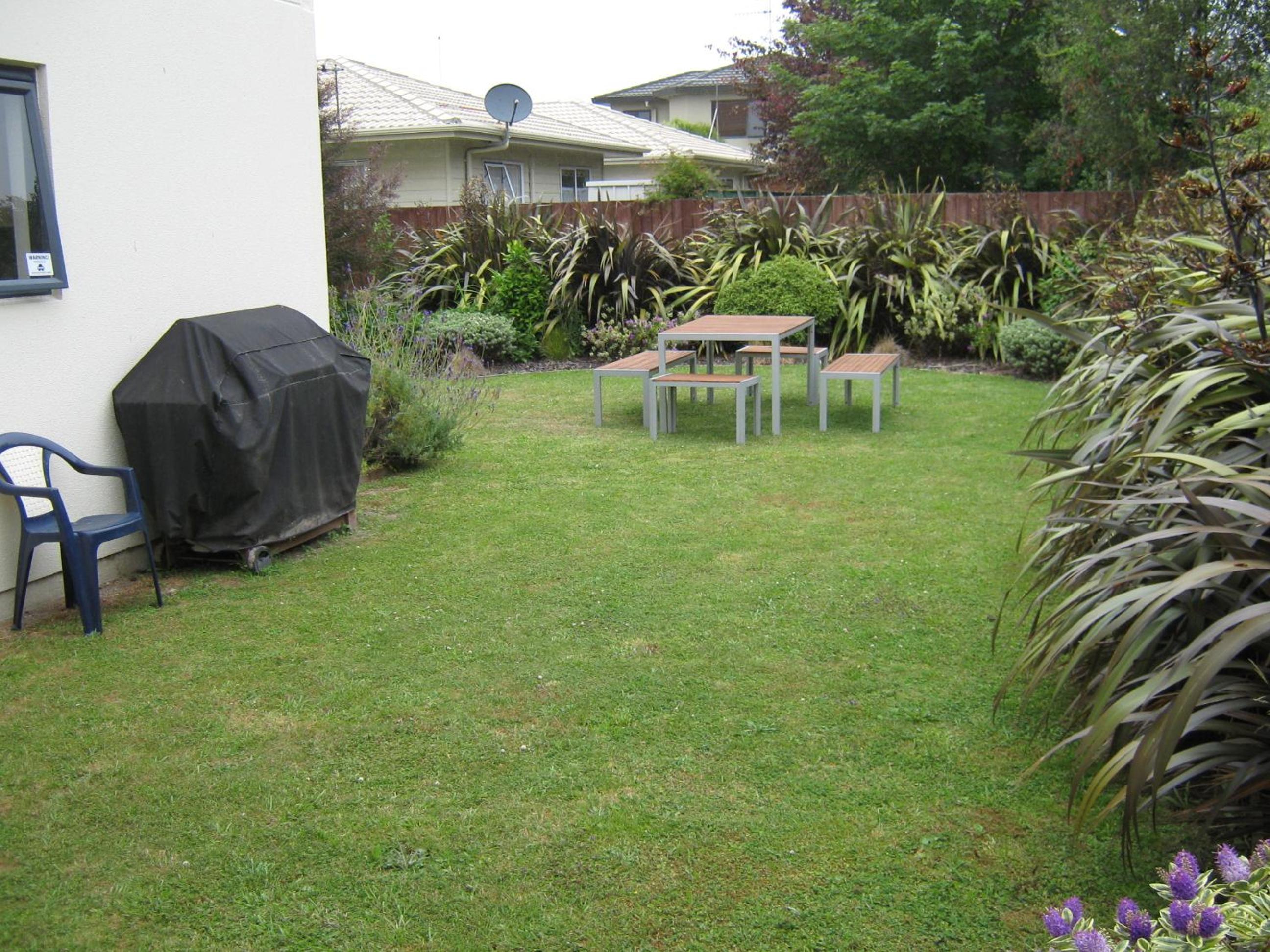 Photo 33
