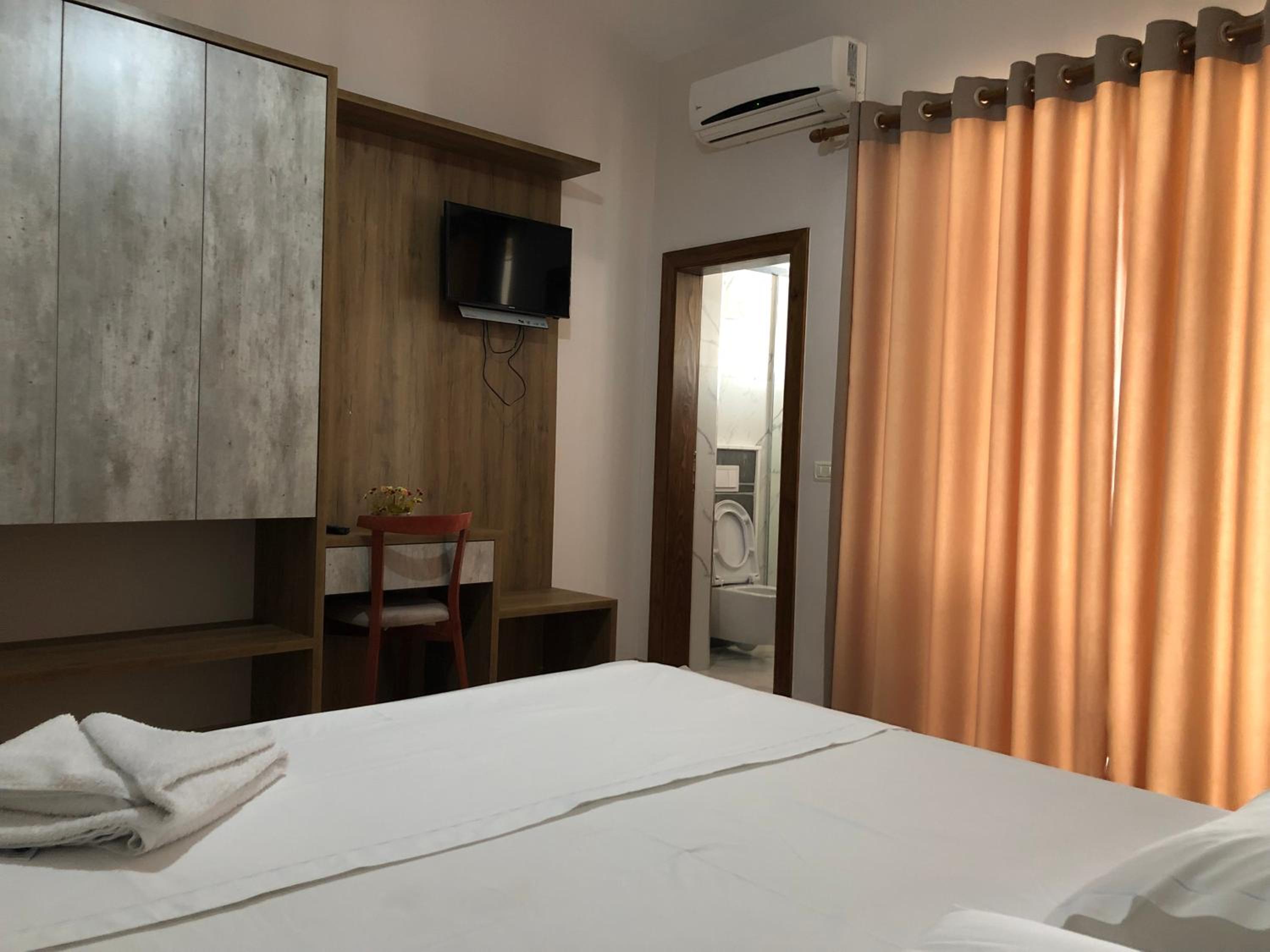 Cepani Apartments