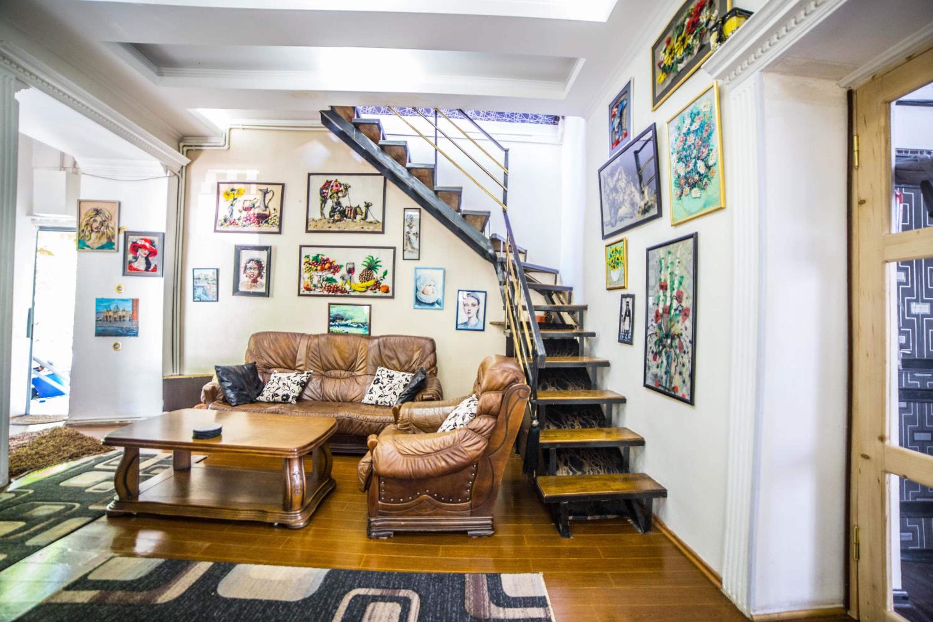 COMFORTABLE APARTMENT in the old TBILISI view 3