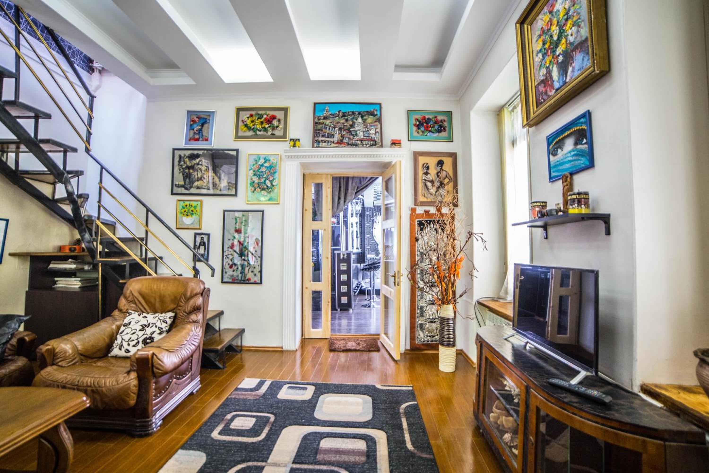 COMFORTABLE APARTMENT in the old TBILISI view 4