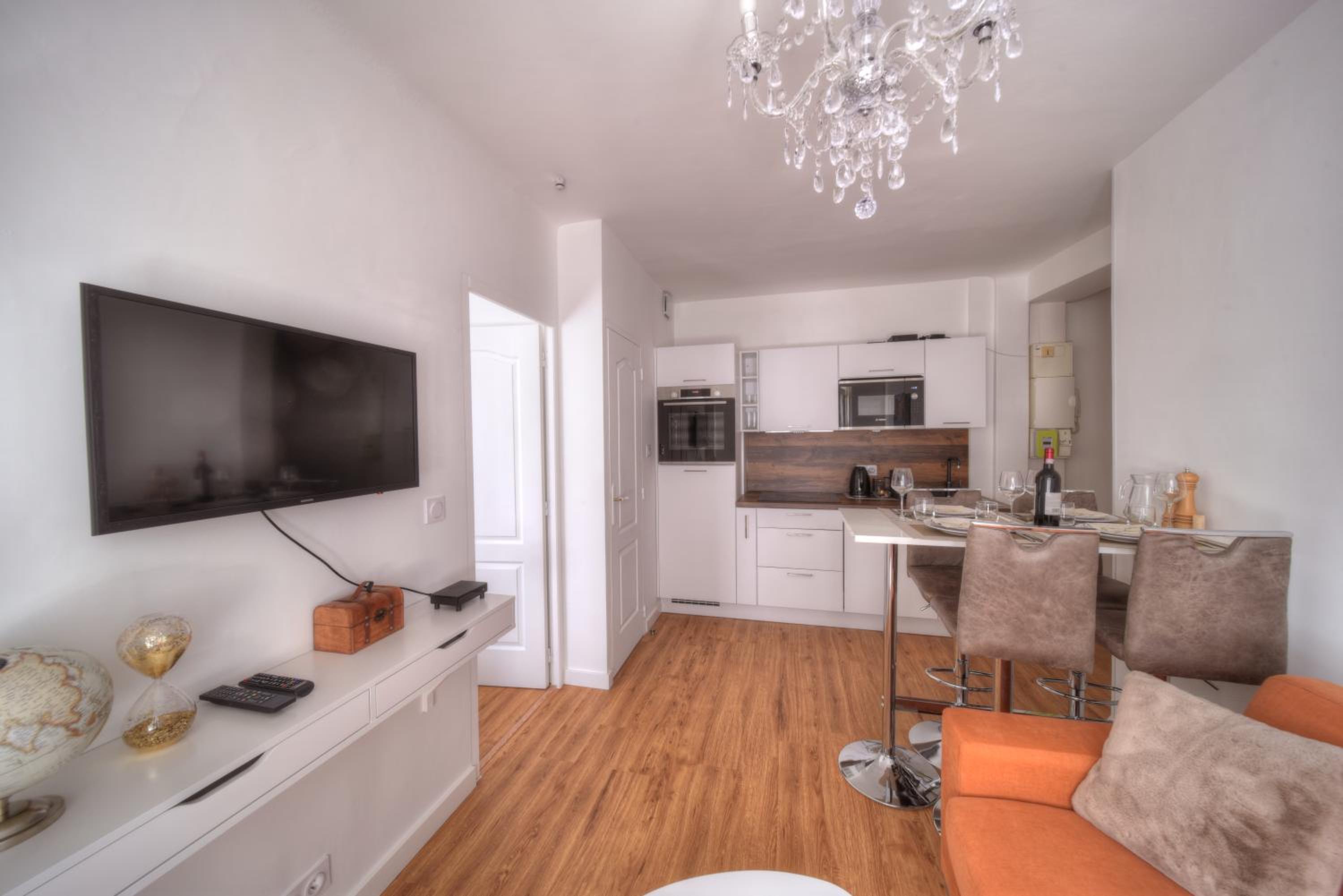 Hotel La petite Venise - Image 1