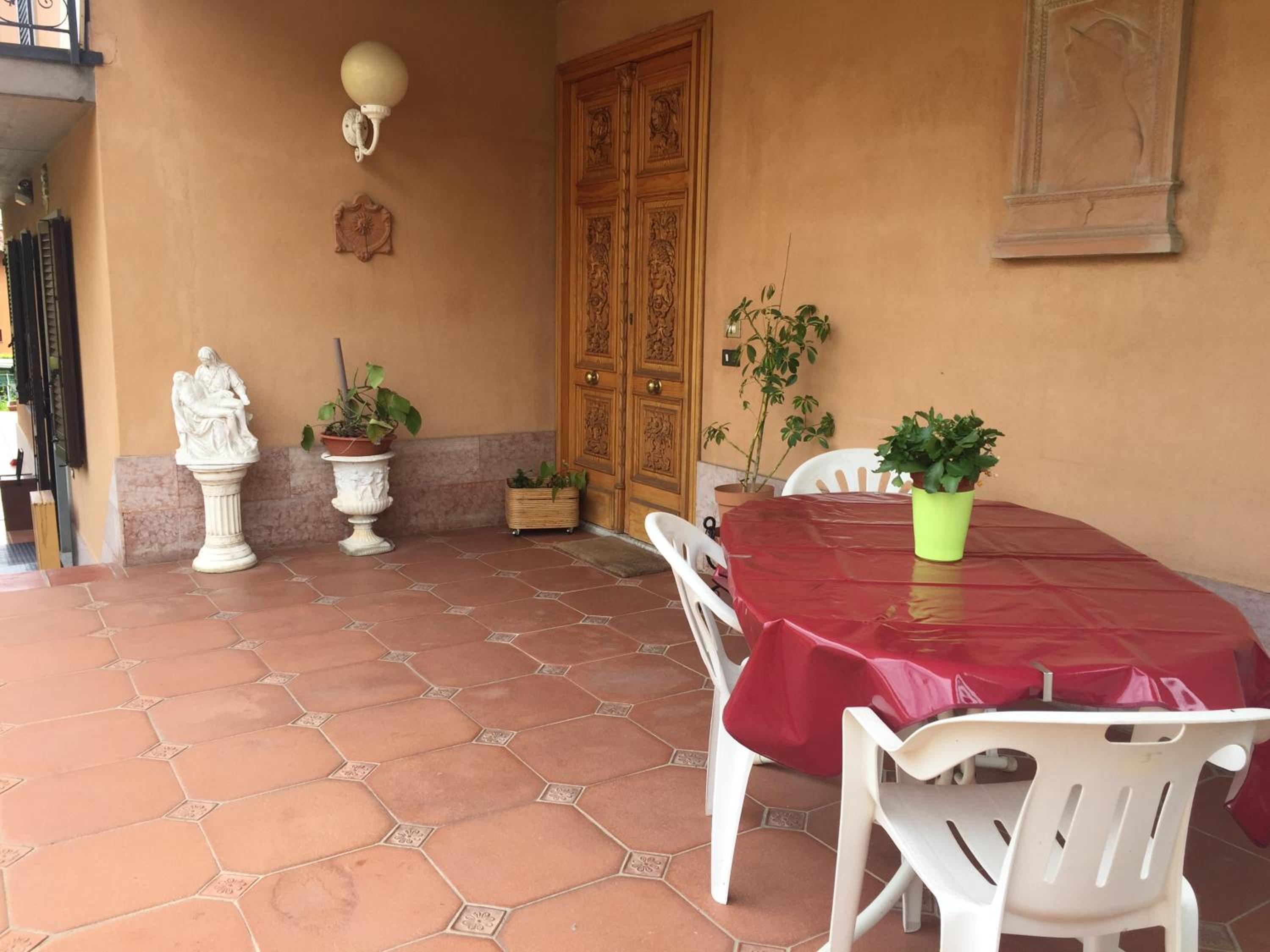 Villa Romeo - Acero Rosso view 5
