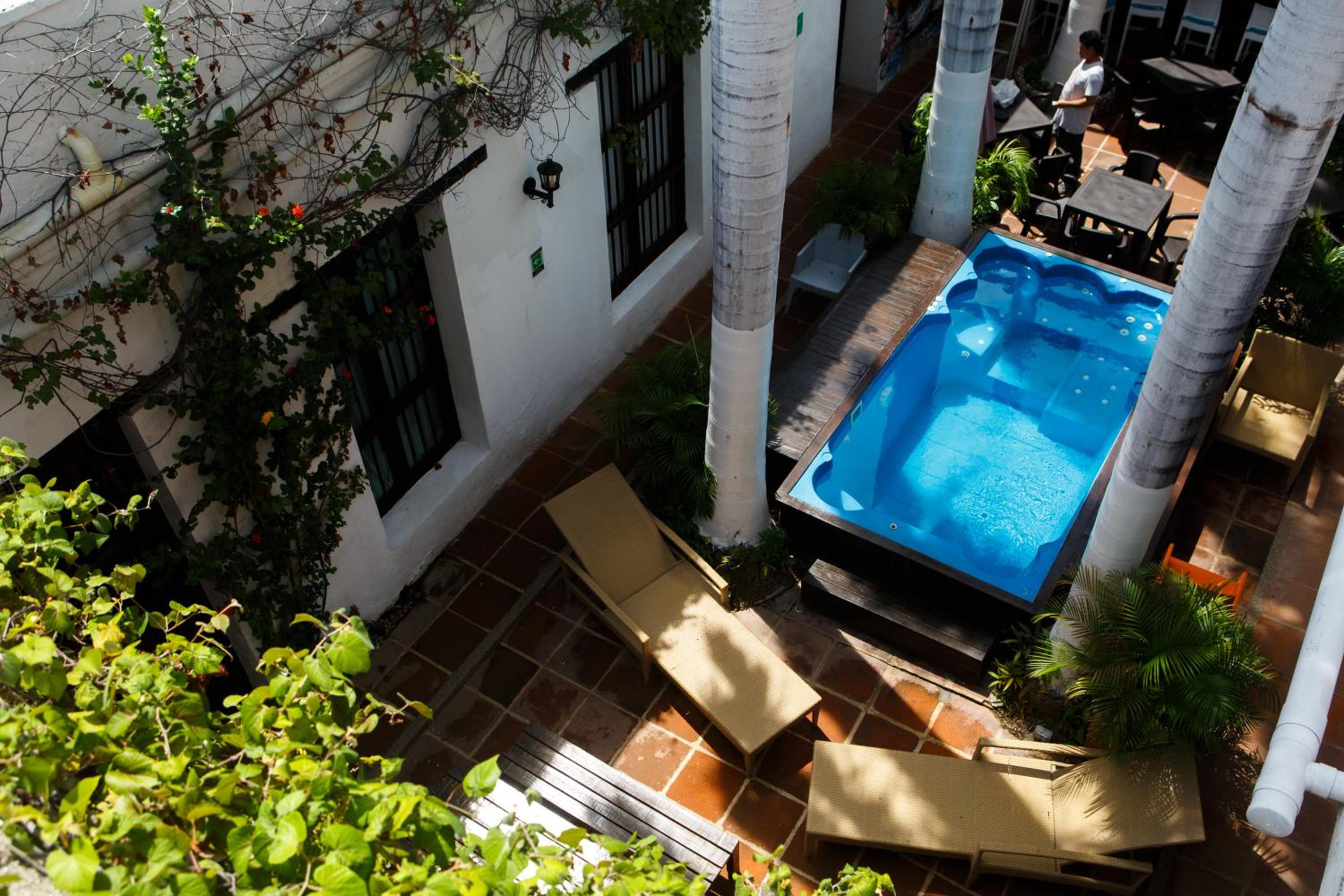 Villana's Hostal Santa Marta