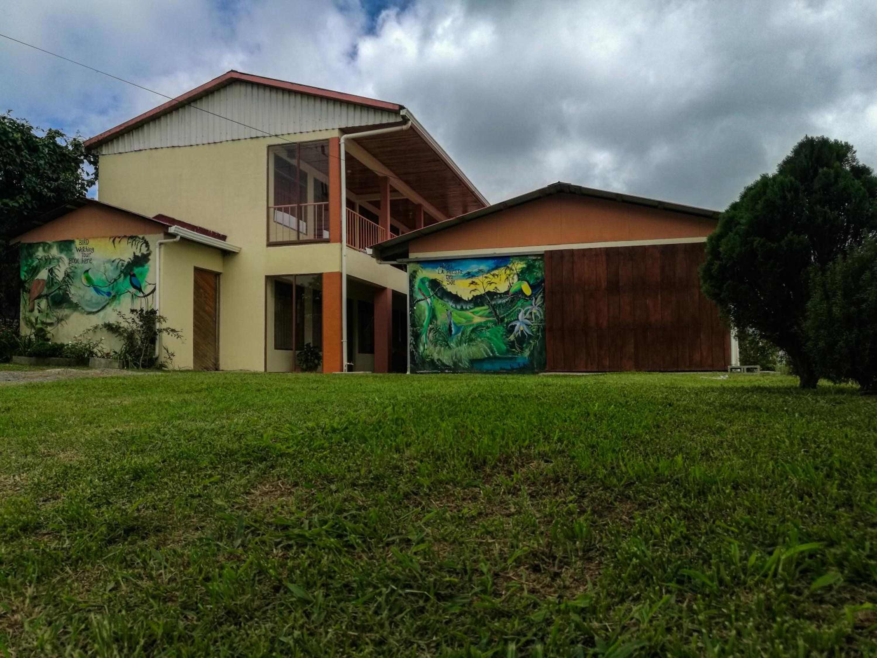 Hotel La Puesta Del Sol B&B