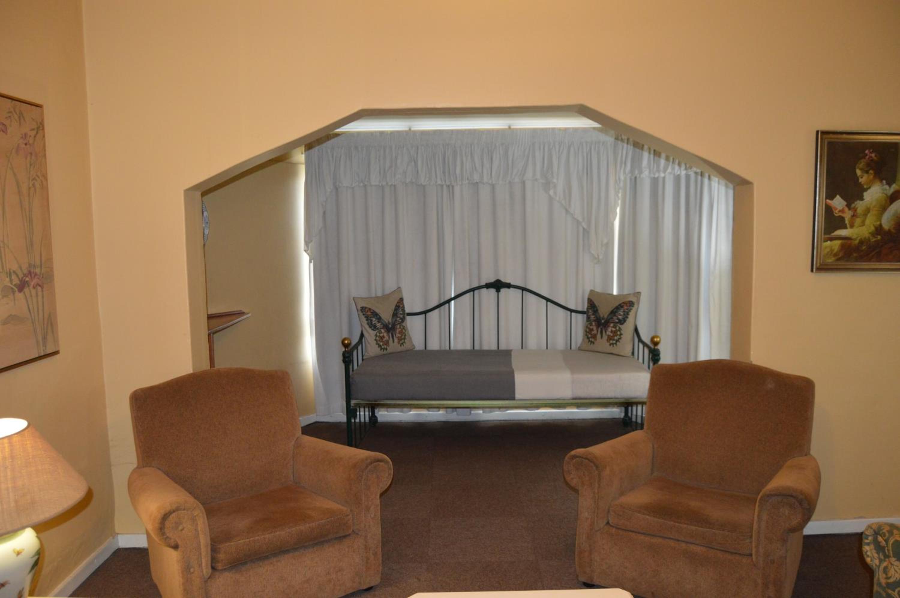 Ascot Inn