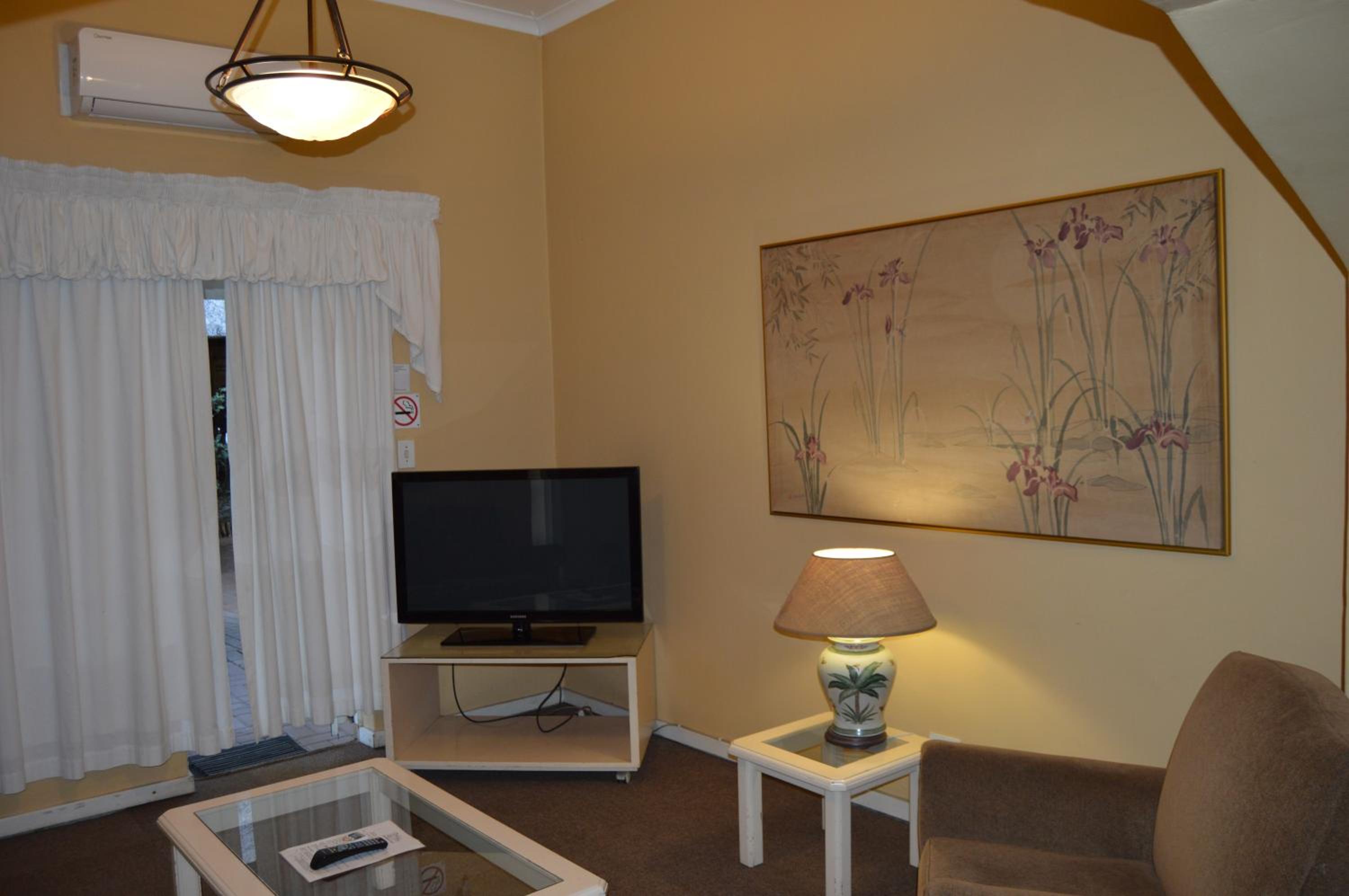 Ascot Inn