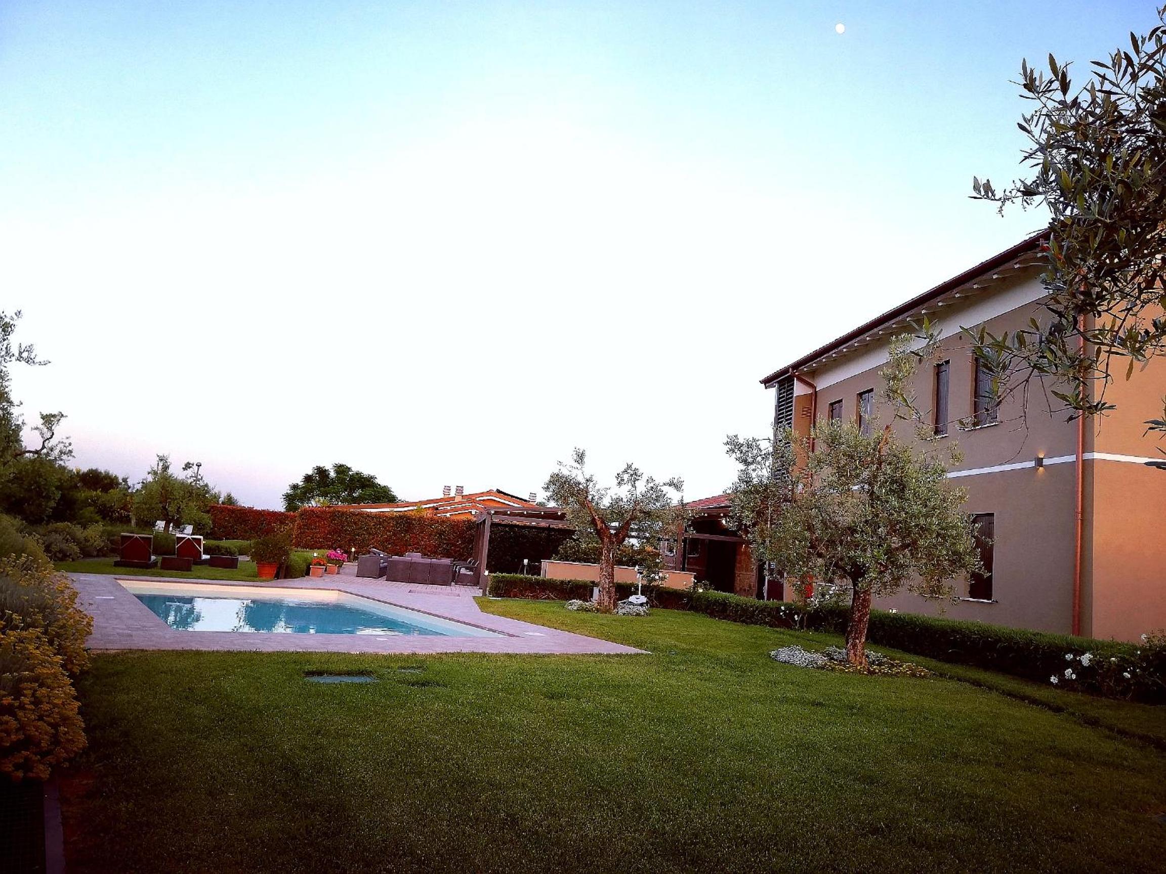 Il Casale degli Ulivi - Agriturismo - TENIMENTI LEONE