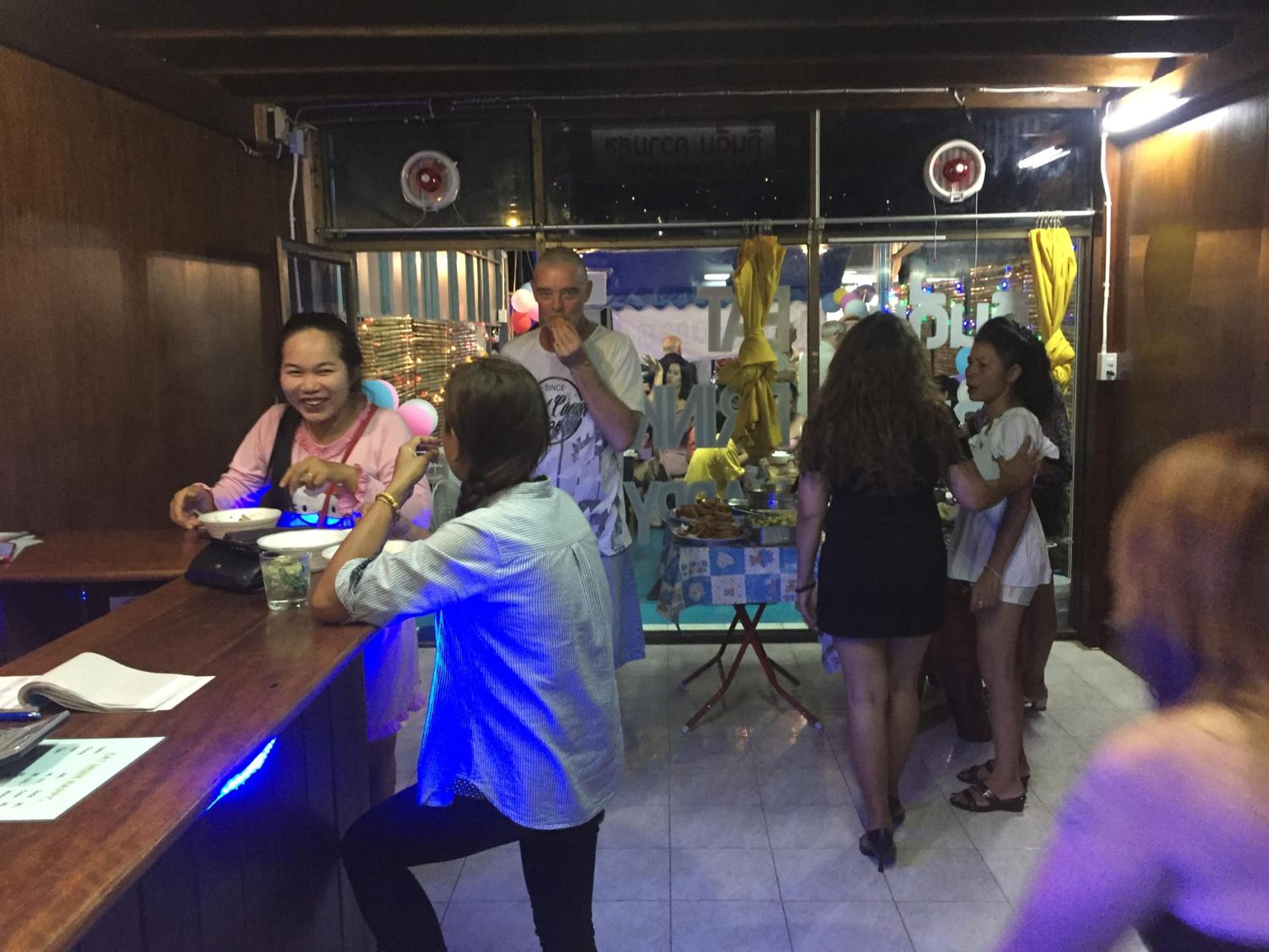 Hotel Noot's Bar And Guesthouse - Image 1