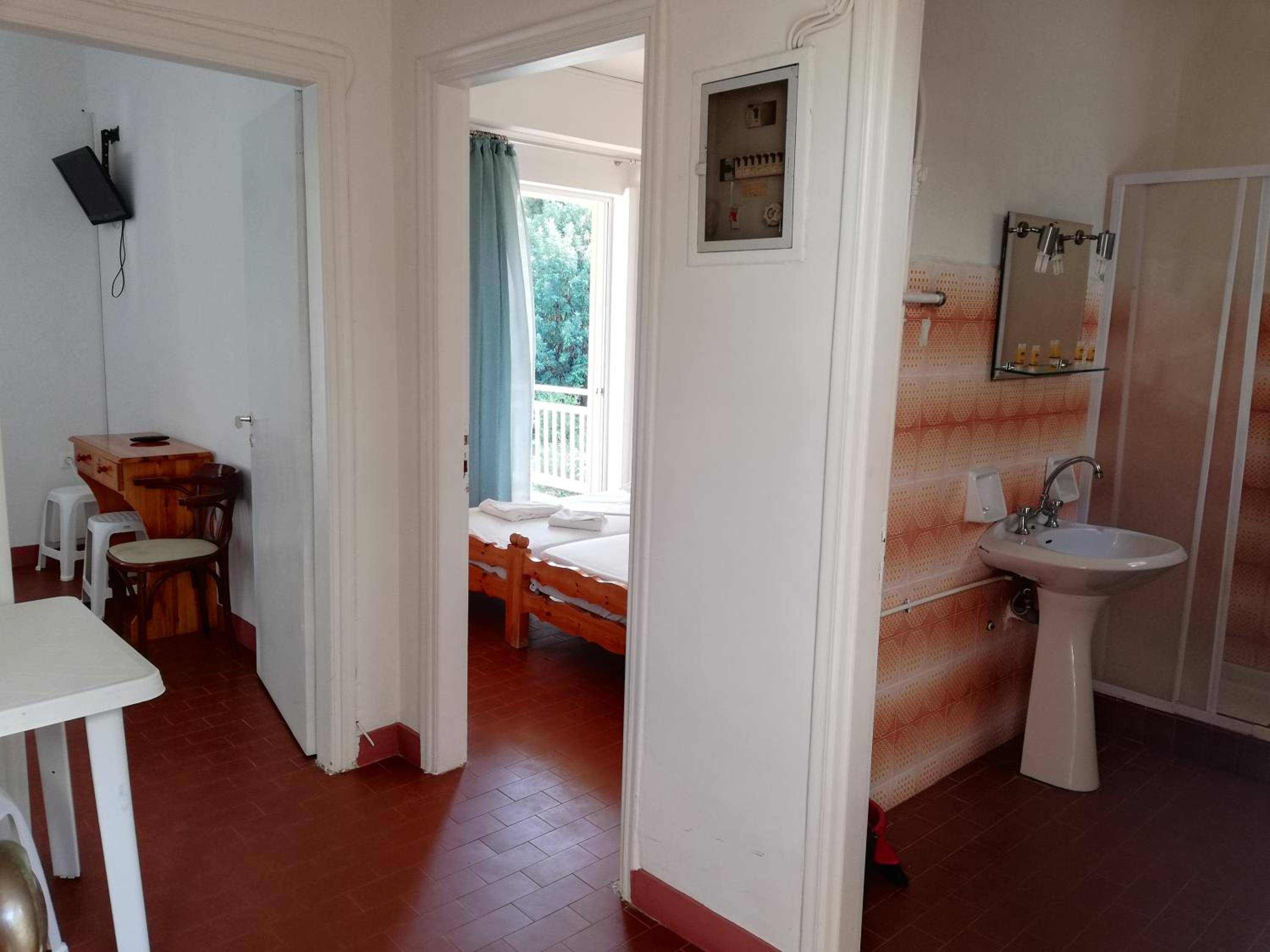 Photo 11