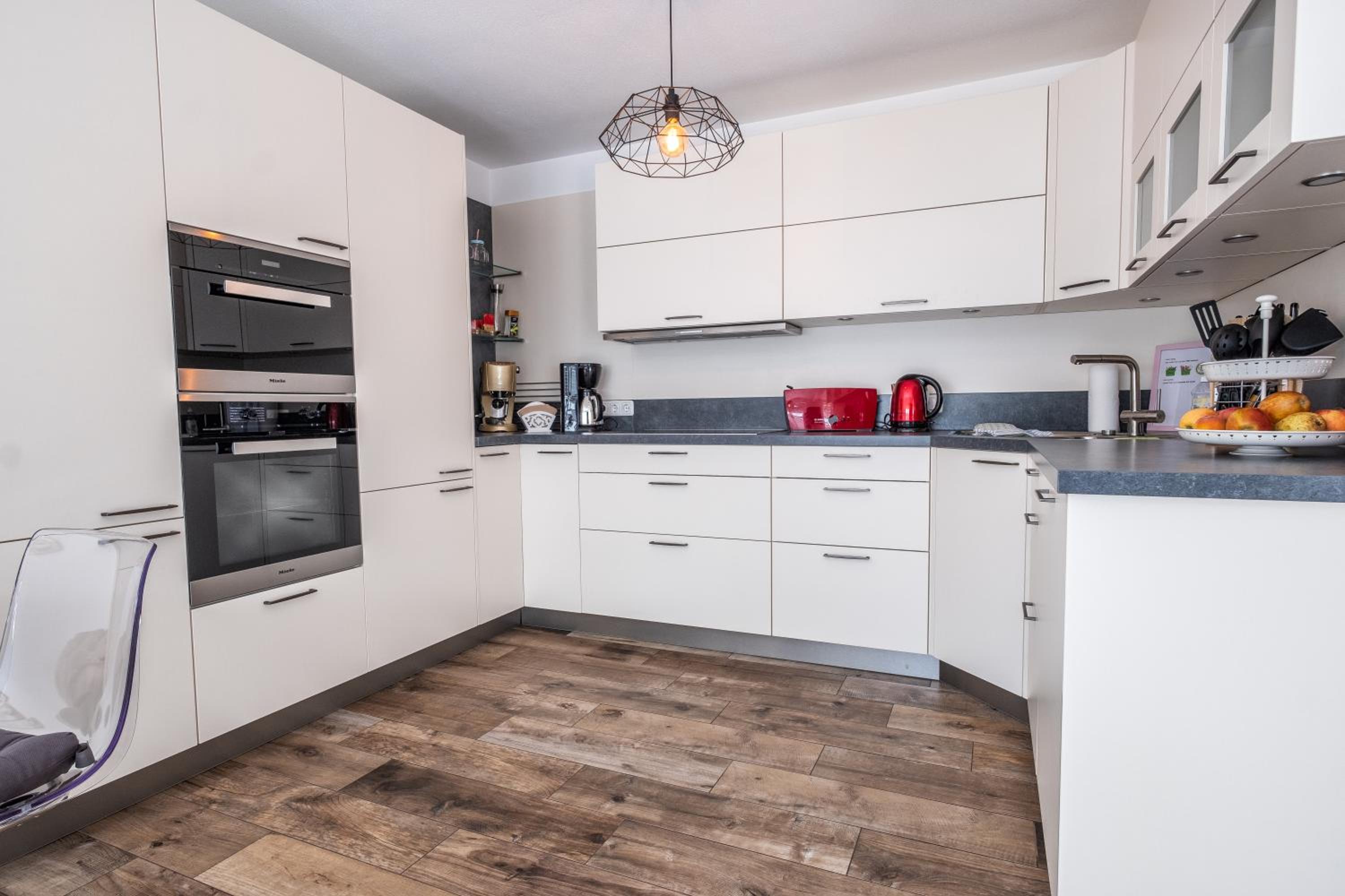 Moderne Souterrain-Wohnung