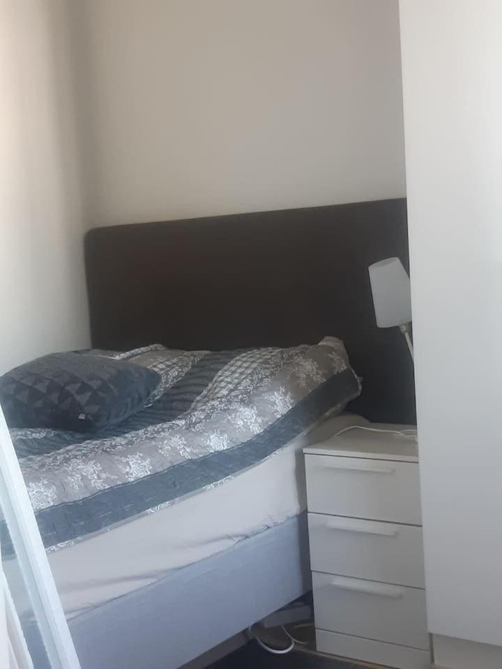 Pieni moderni saunallinen kaksio keskustan lähellä view 5