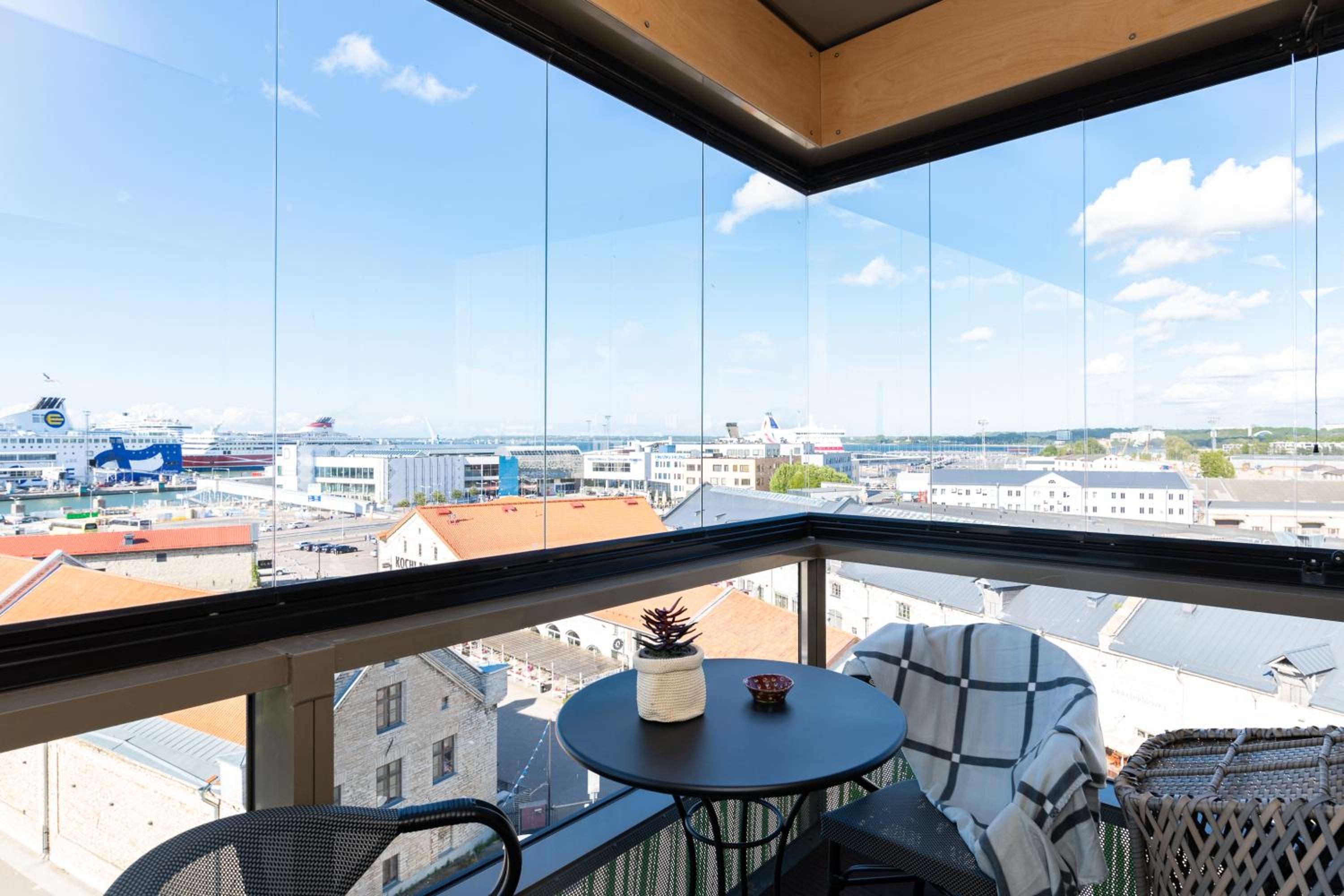 Central Lootsi Penthouse
