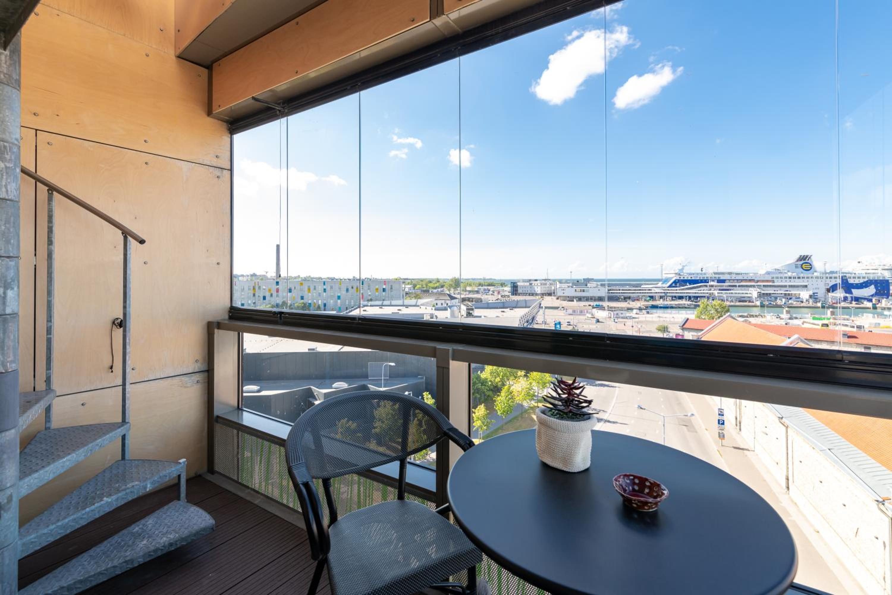 Central Lootsi Penthouse