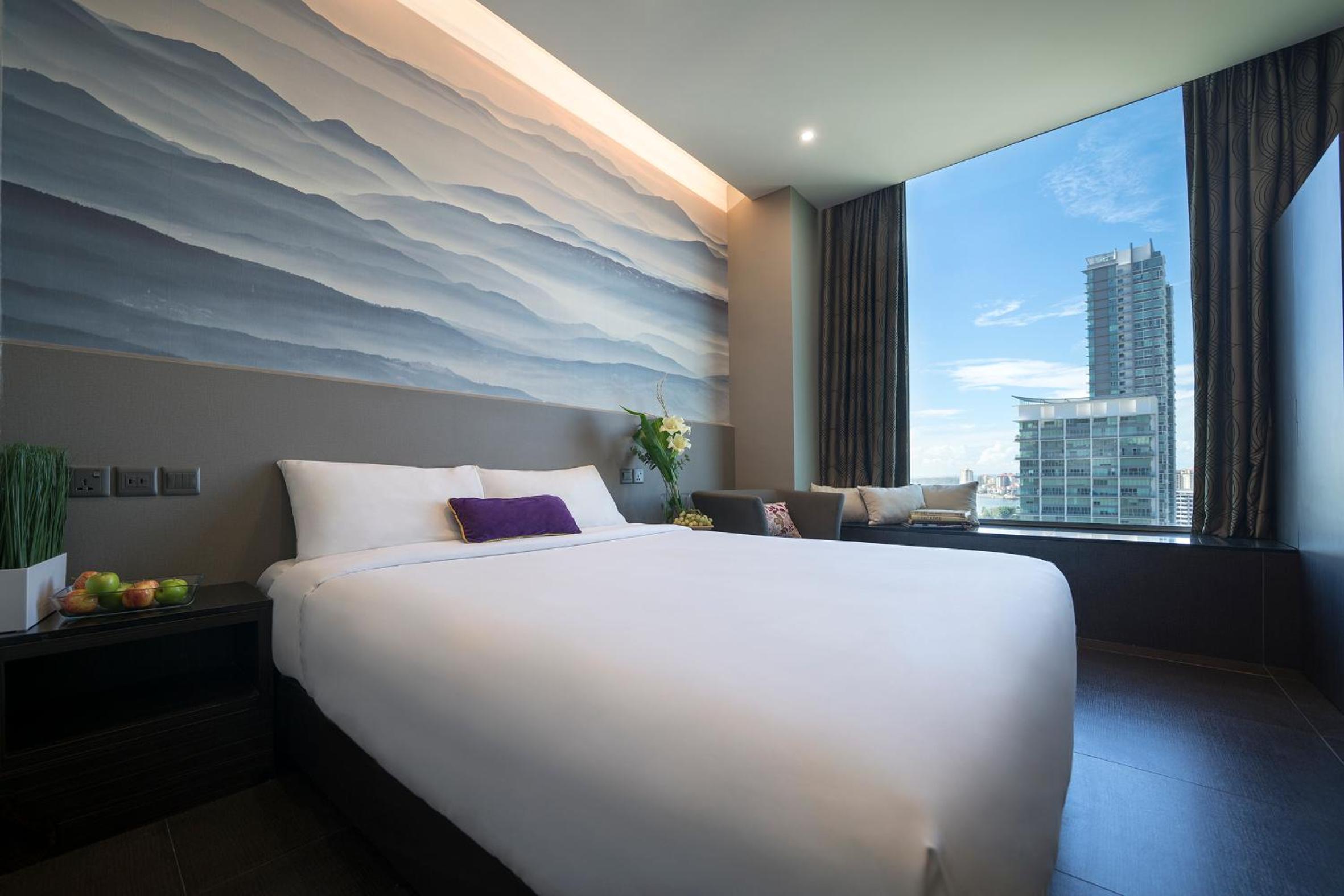 V Hotel Lavender - Image 5