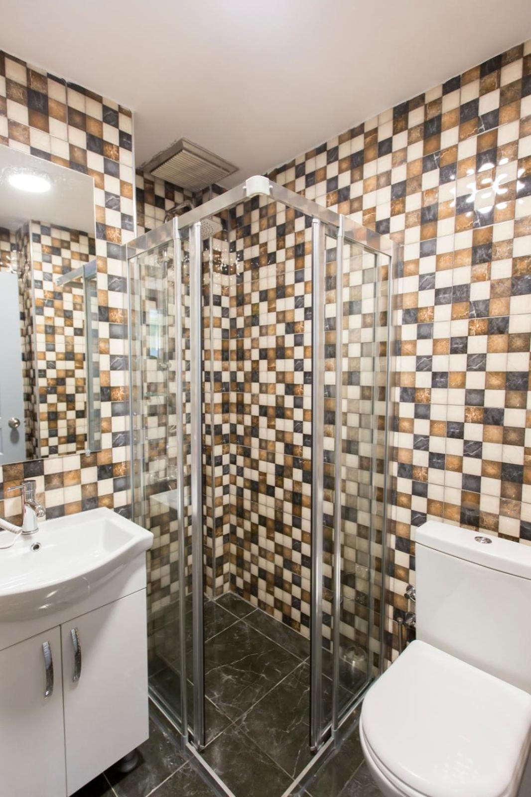 Cheers Hostel - Image 17