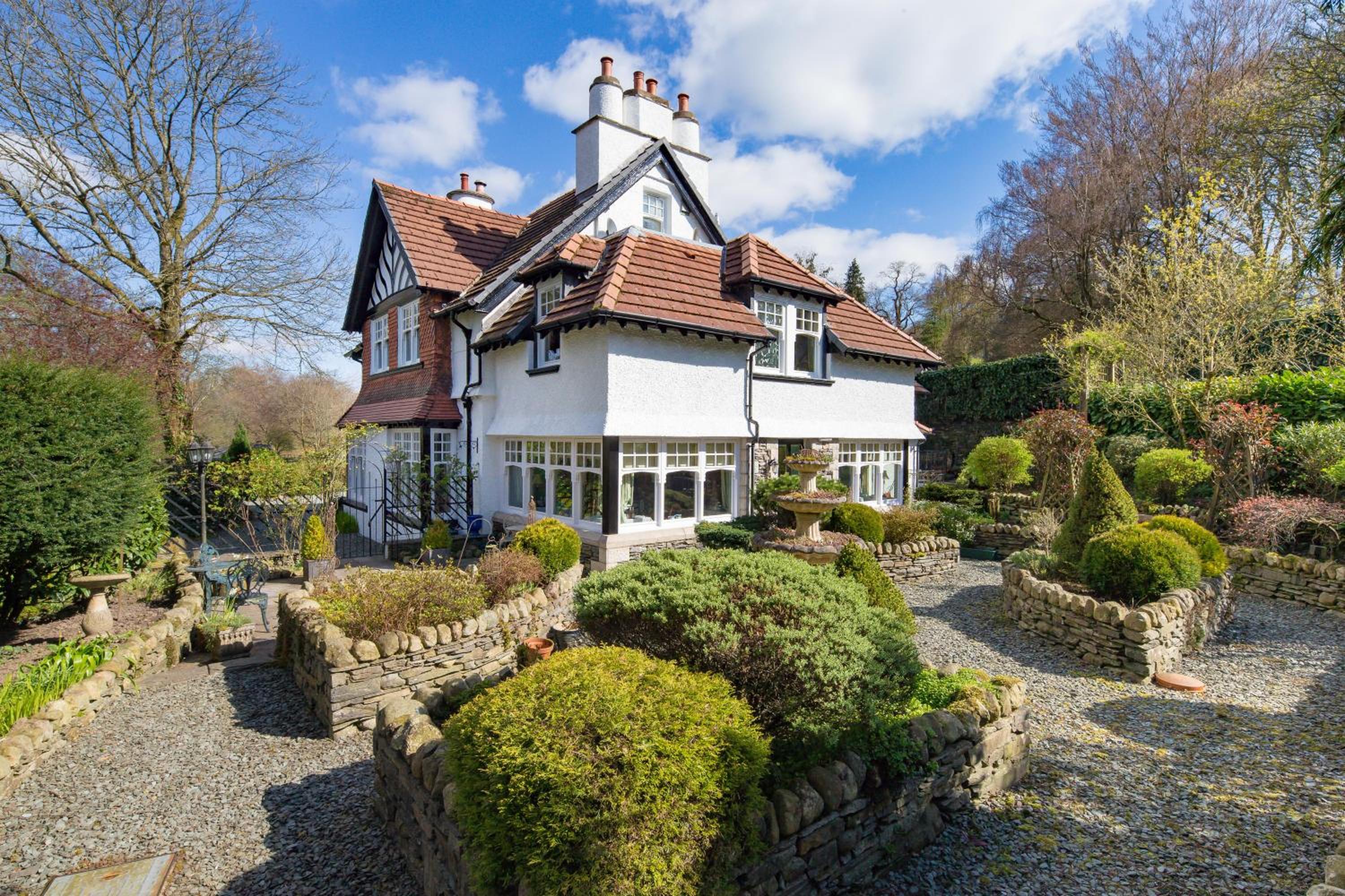 Storrs Gate House B & B No pets Allowed