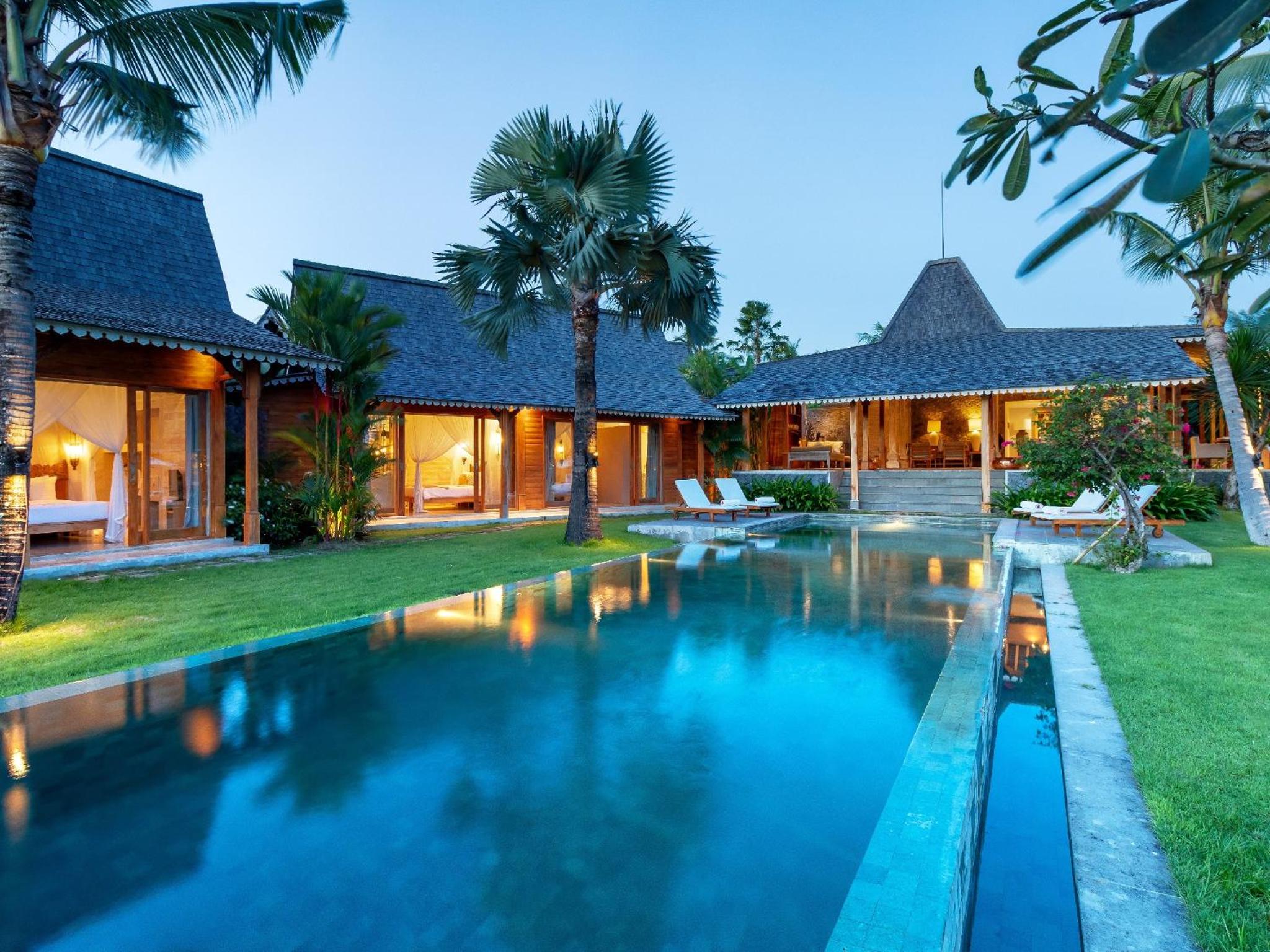 Villa Mannao by Villa Finder