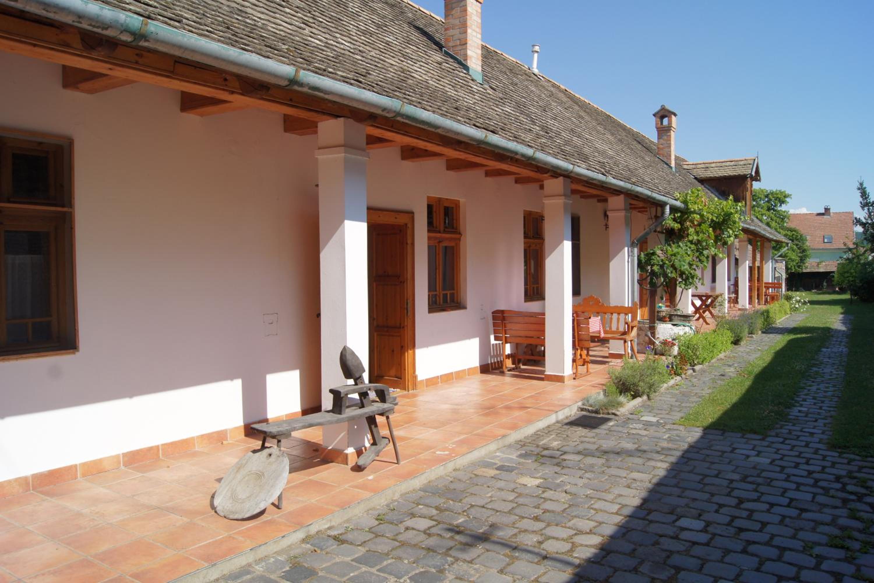 Photo 27