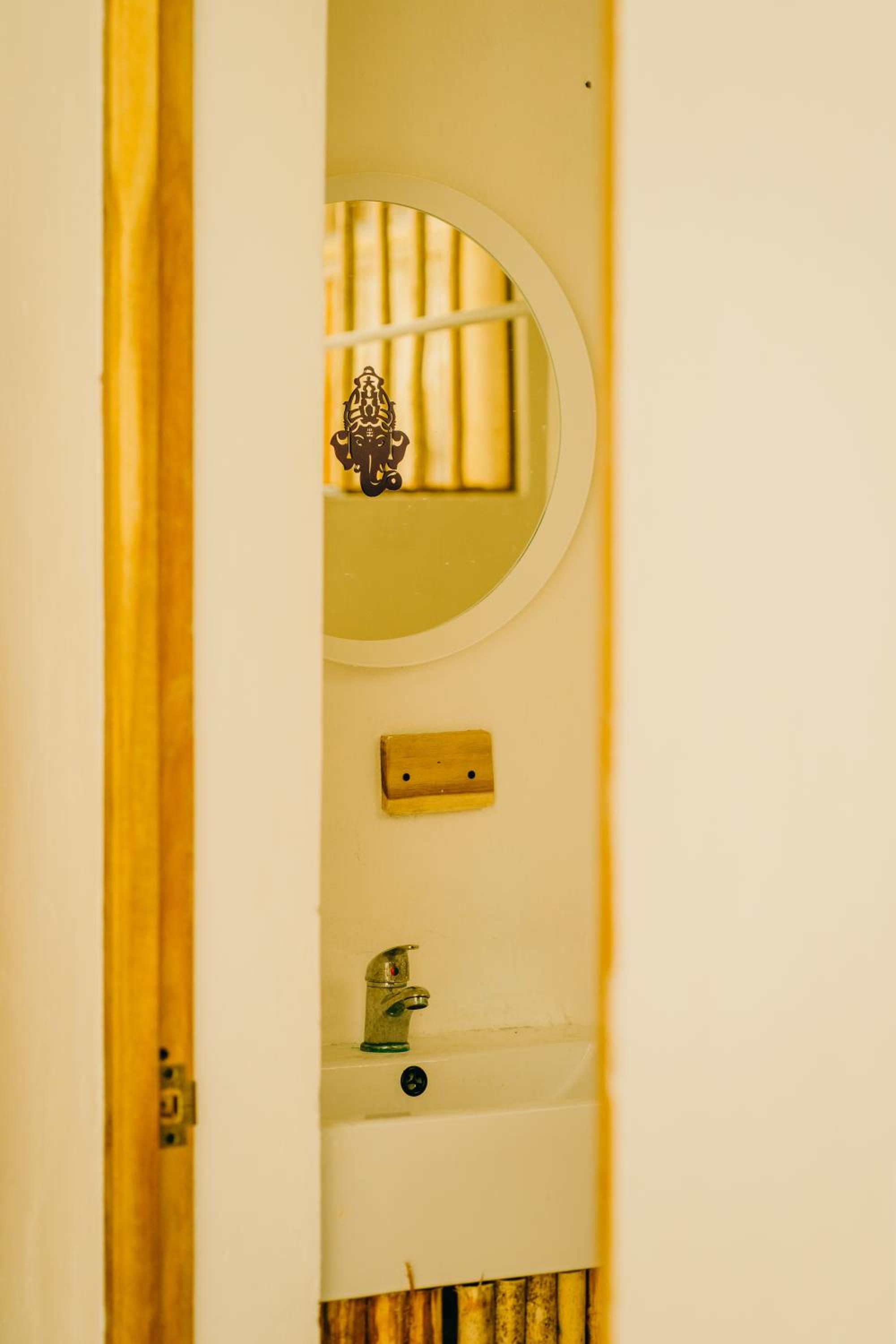 Ganesh Hostel & Shivas Bungalows