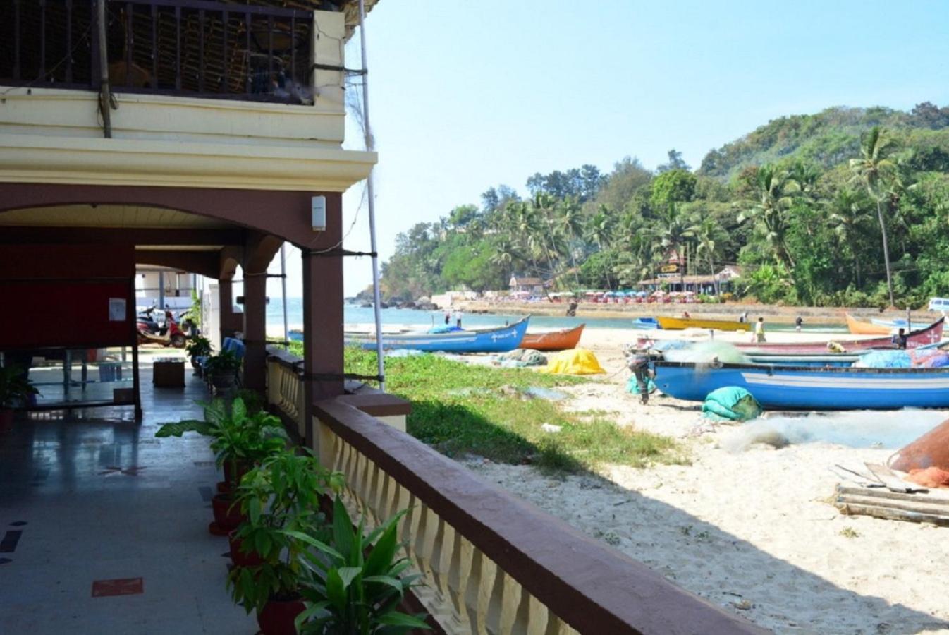 Baia Do Sol - Beachfront boutique Resort in Baga, Calangute