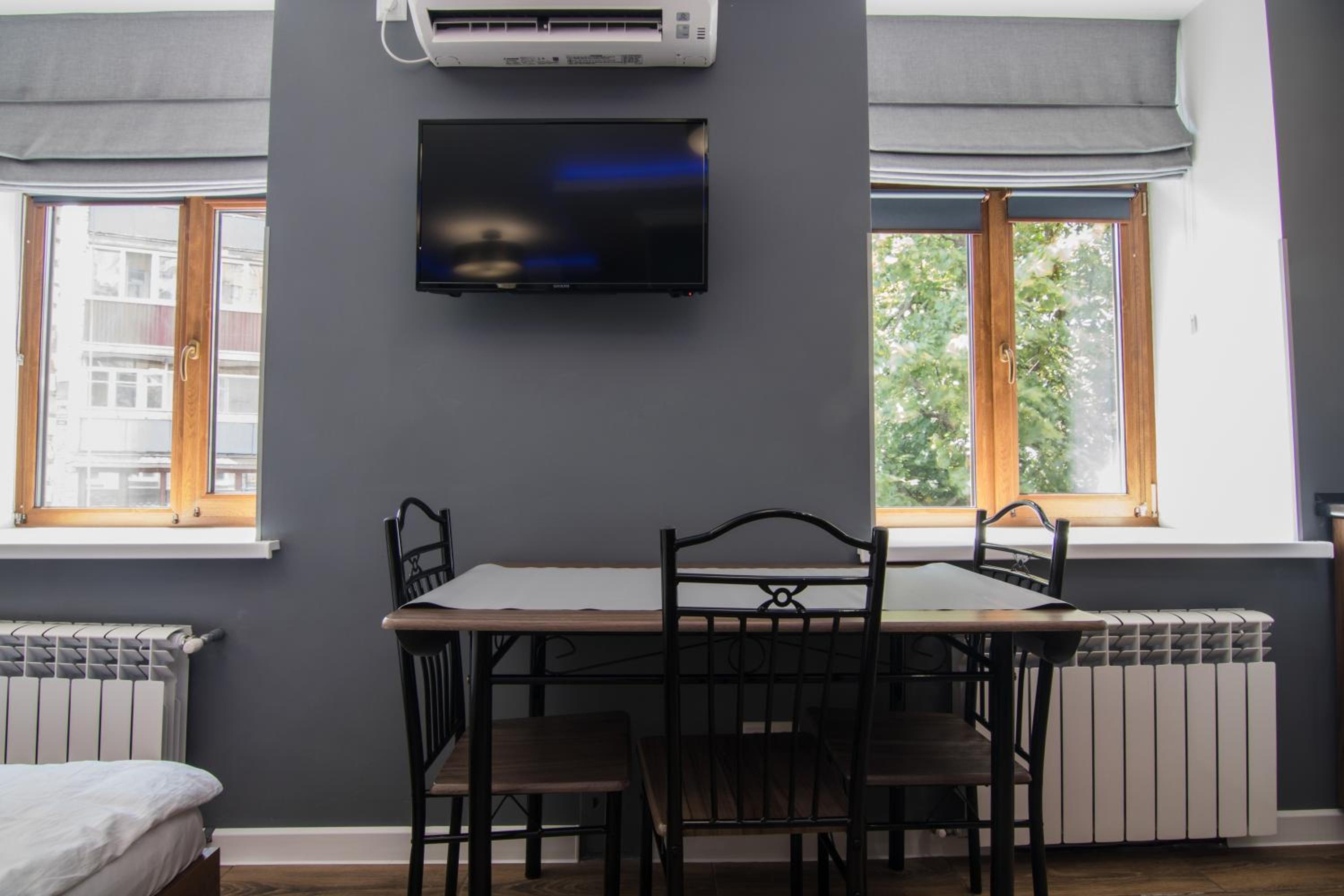 LUX Apartment near Arena City view 2
