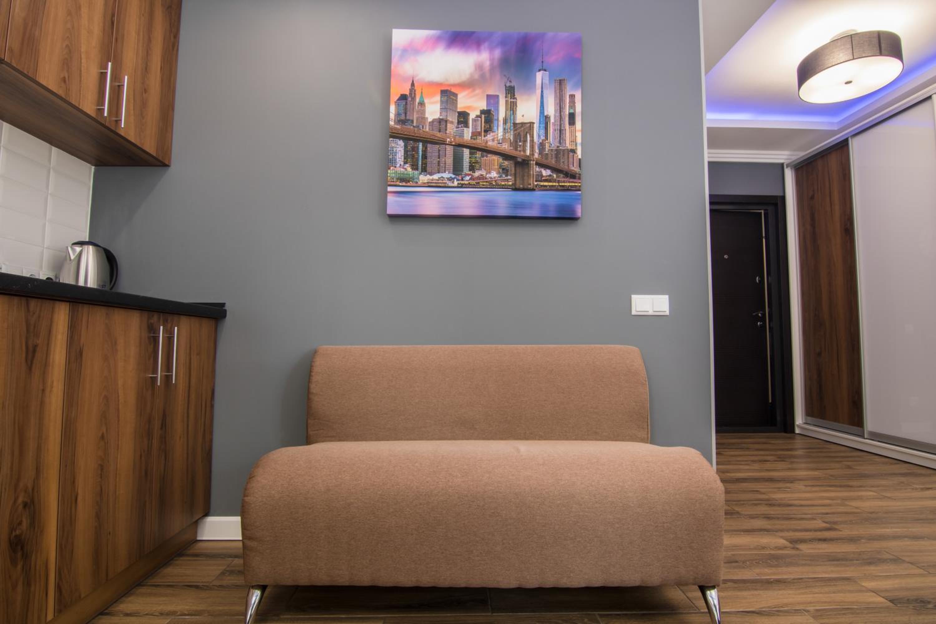 LUX Apartment near Arena City view 3