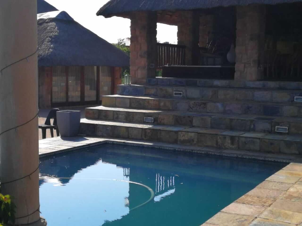 Stone Hounds Lodge view 5