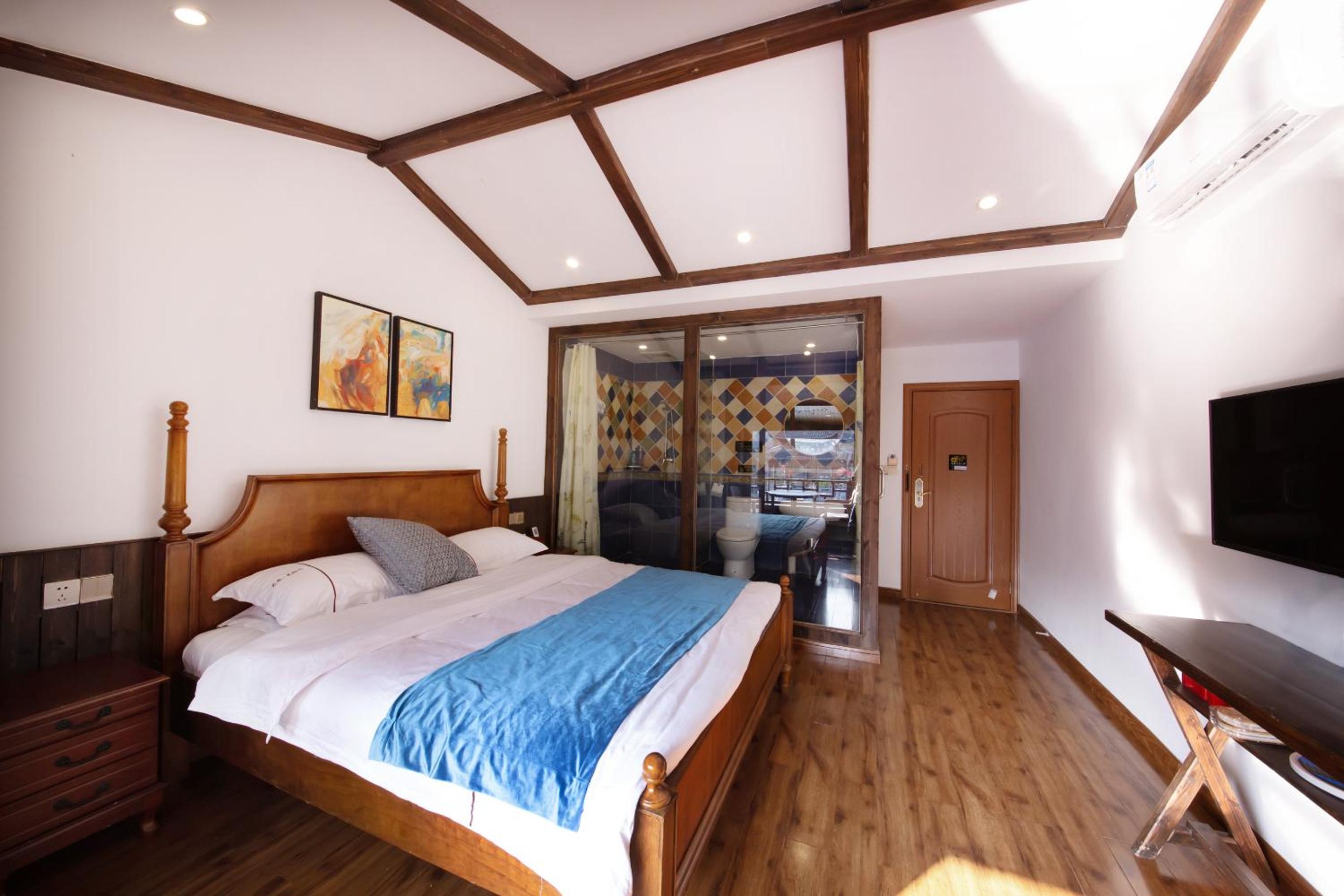 Fenghuang Slowly Time Inn