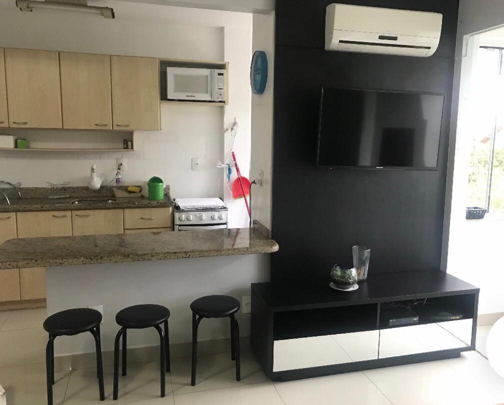 Apto em Jurere para até 4 pessoas a 200m da praia