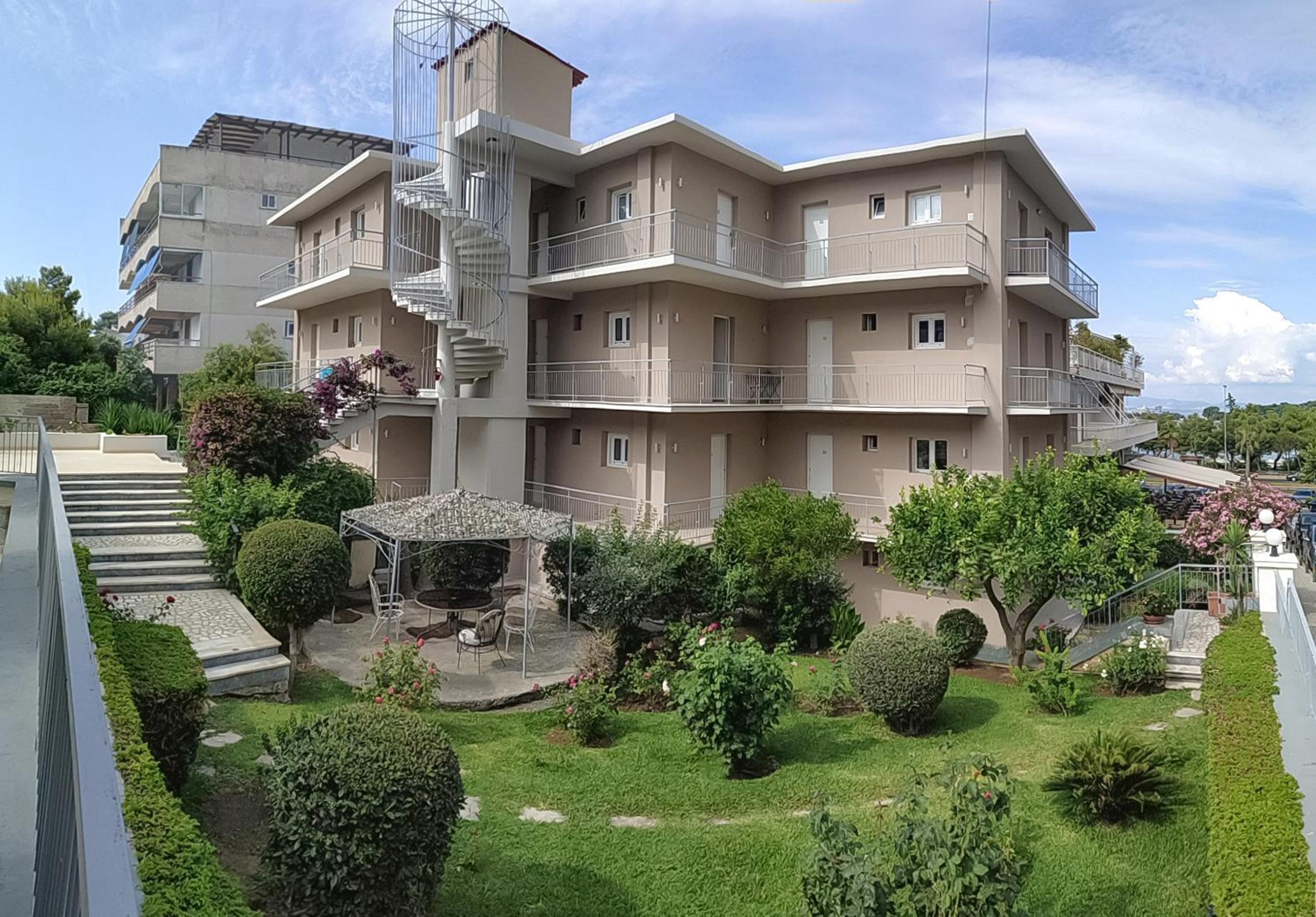 Lilly Apartments